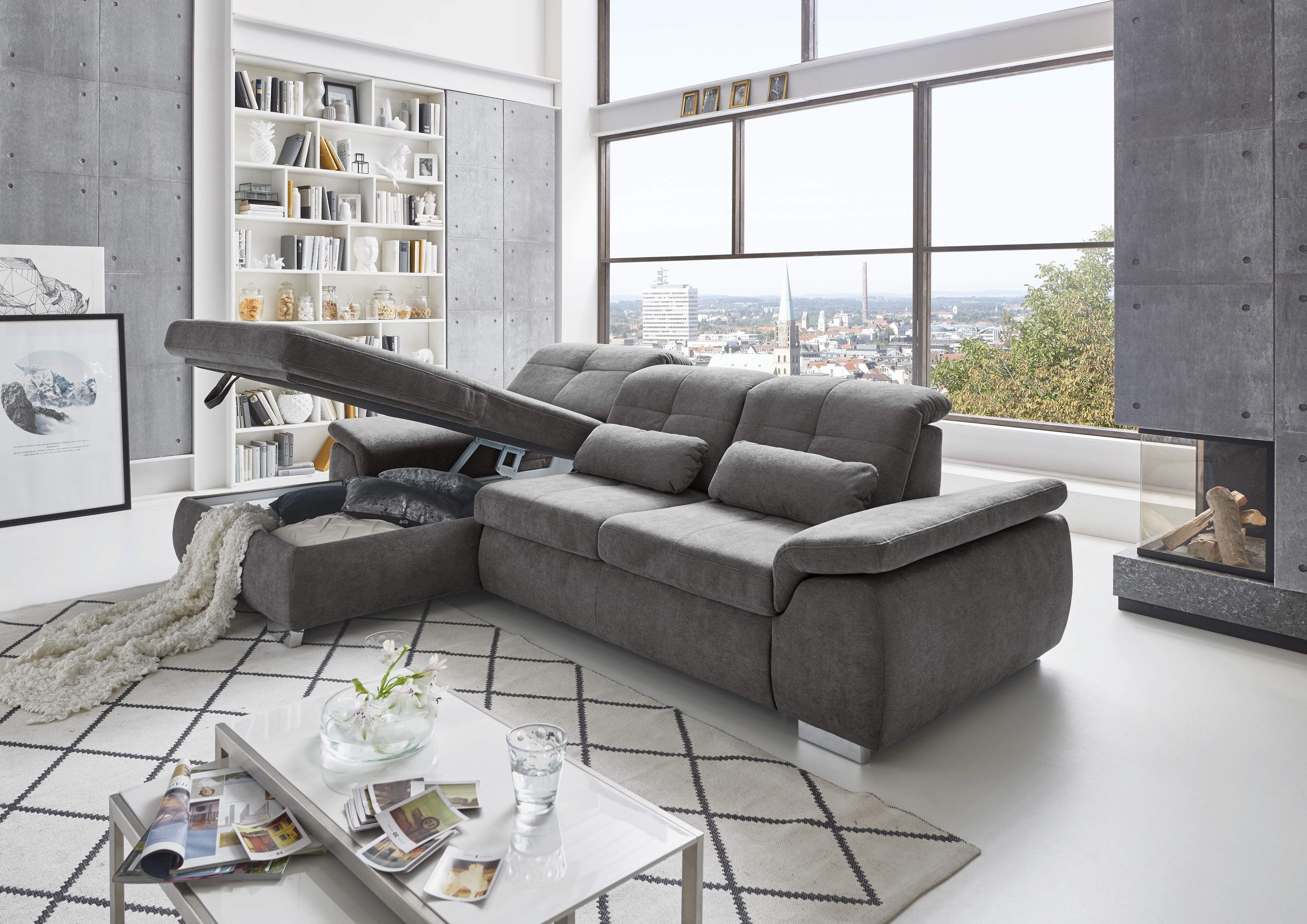 Die PlanBar Ecksofa "MP-IN16037 L-Form, Breite 289 cm, mit Federkern-Polsterung" mit Sitztiefenverstellung & Zierkissen
