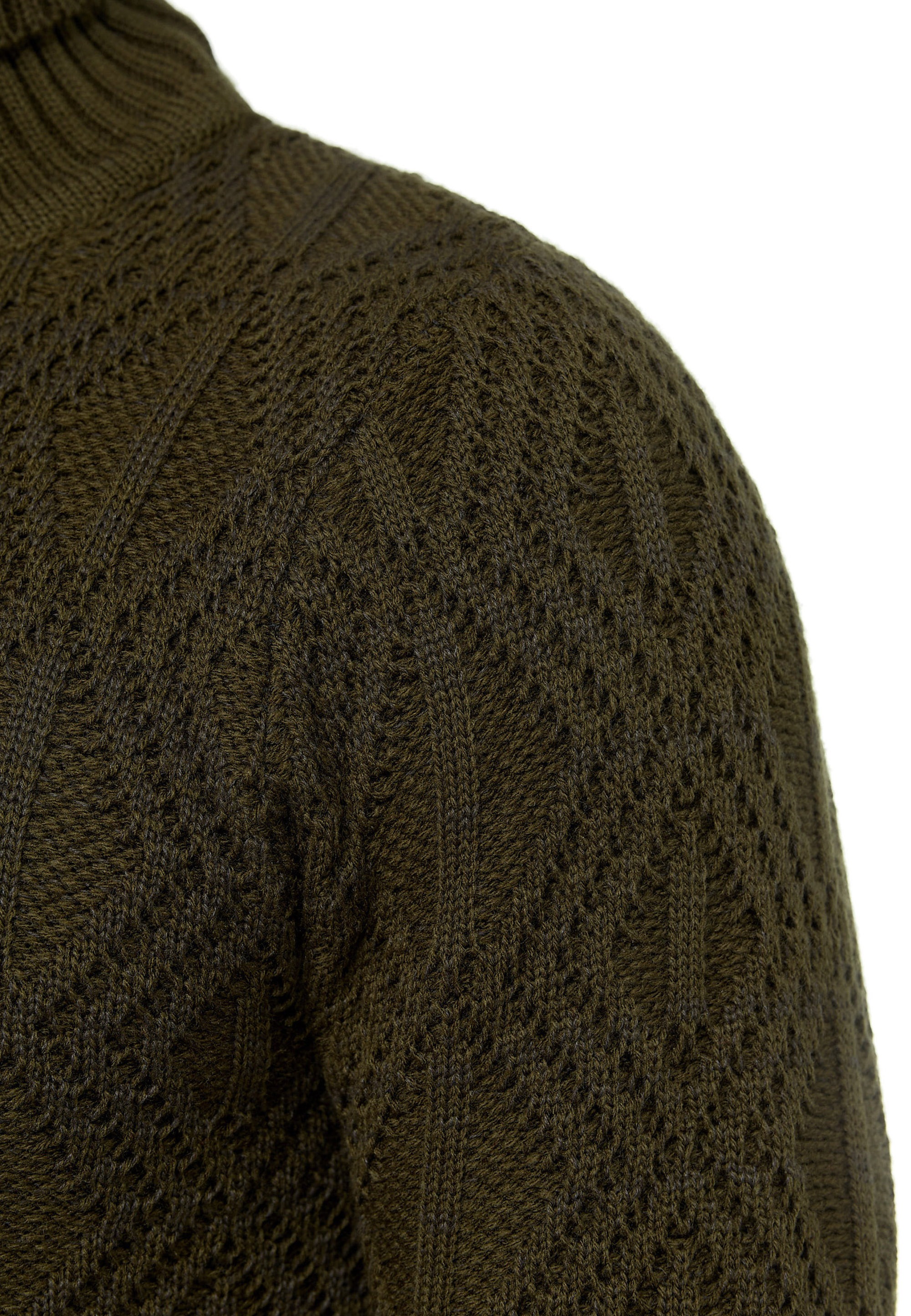 Rusty Neal Rollkragenpullover, in modischem Design
