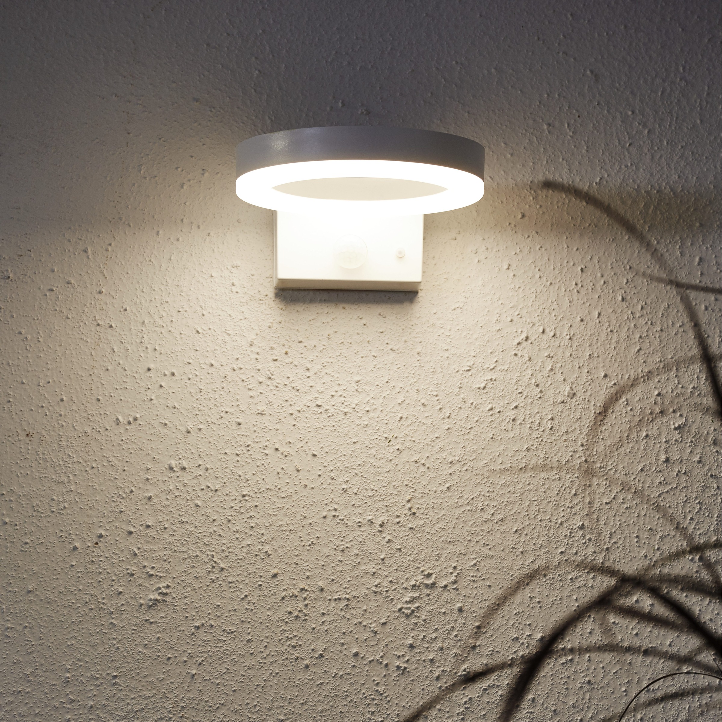 Parforce Traditional Hunting LED Solarleuchte »Solar-Wandleuchte Vidi« LED-Board 1 Stk. Warmweiß Bewegungs- und Dämmerungssensor, 500 lm für 25 Sek, stetig mit 70 lm