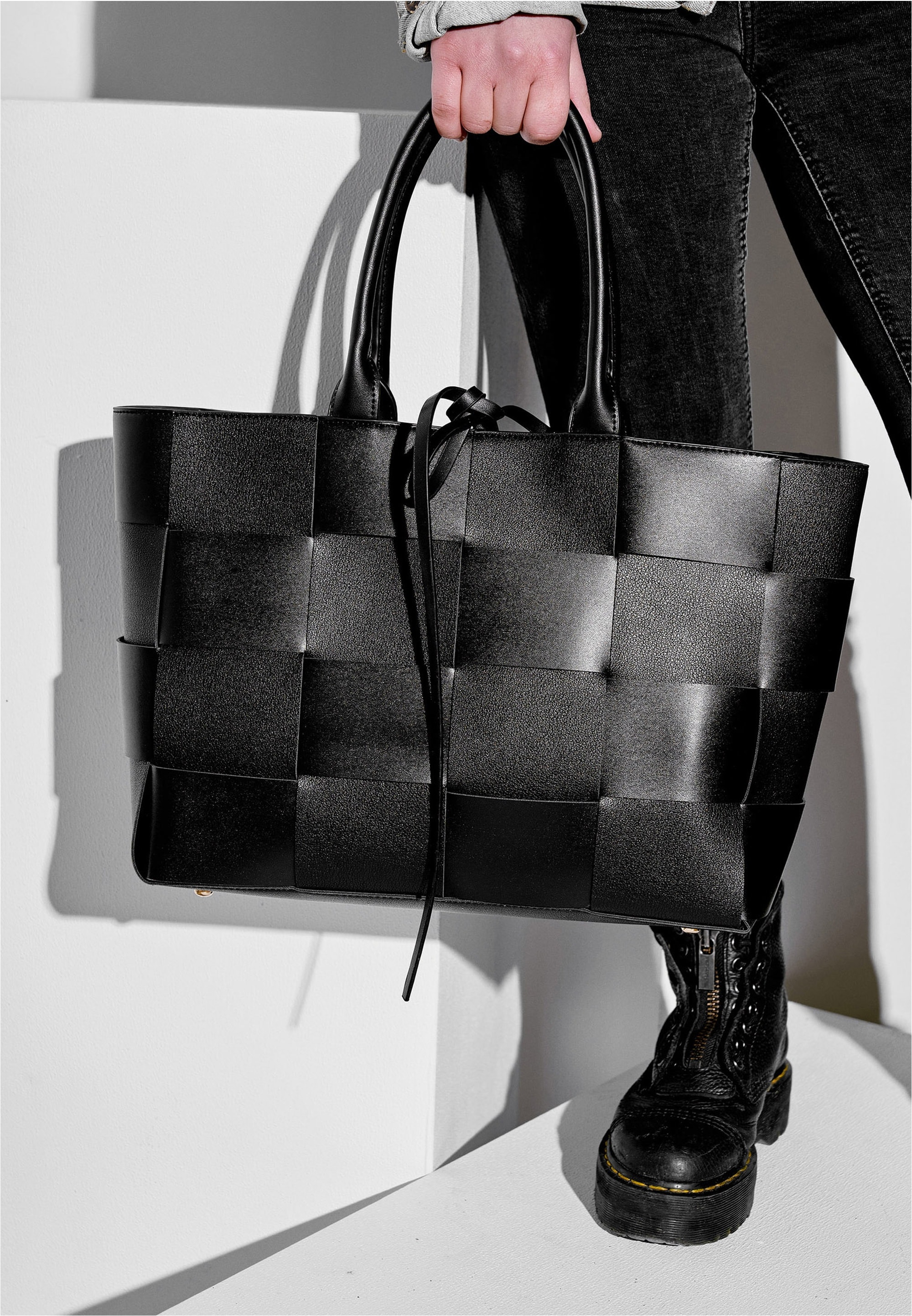 Harpa Henkeltasche »MURIEL« mit modischer Flechtoptik