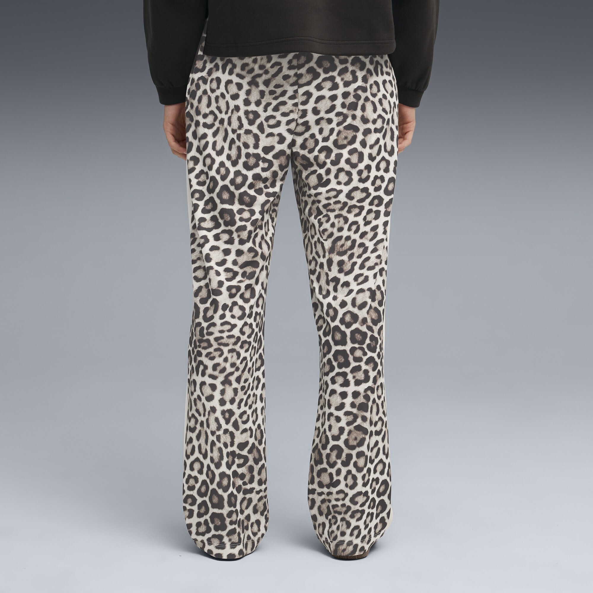 PUMA Sporthose »T7 LEO LUXE Straight Hose mit Allover-Print Damen«