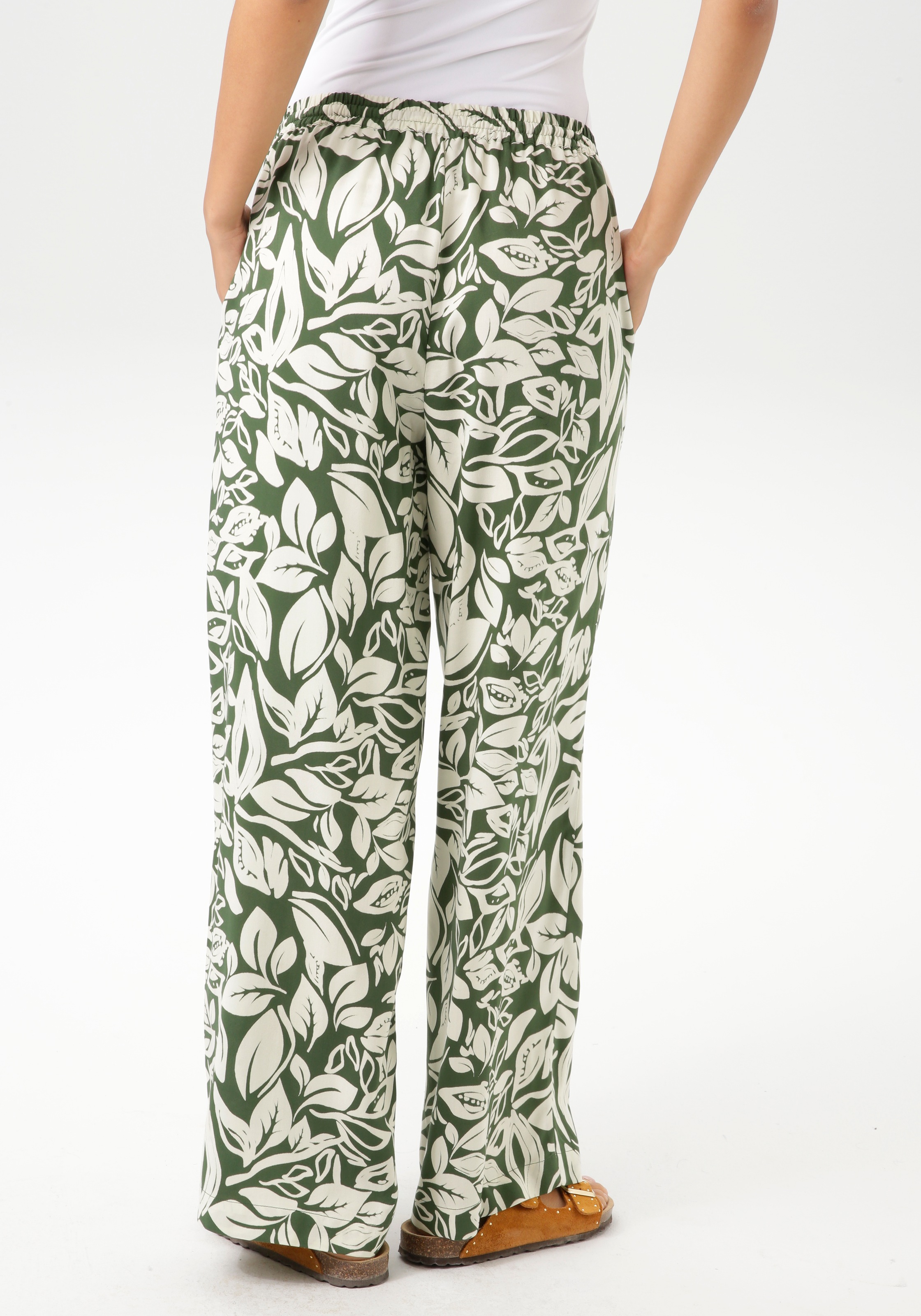 Aniston CASUAL Schlupfhose, mit fantasievollen Blättern bedruckt günstig online kaufen