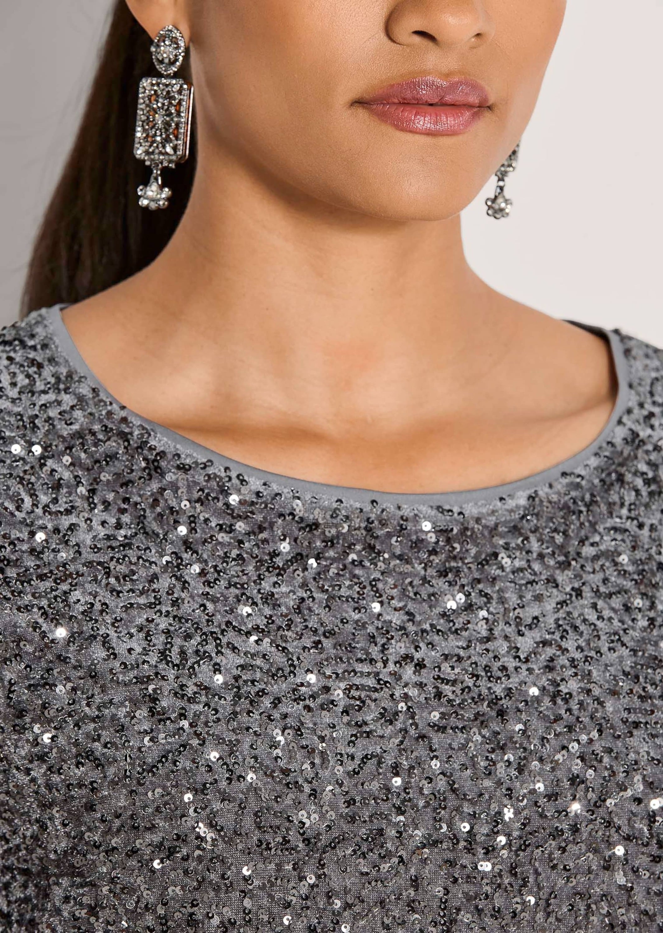 MADELEINE Kurzarmshirt »Shirt Paillettenshirt mit Halbarm«
