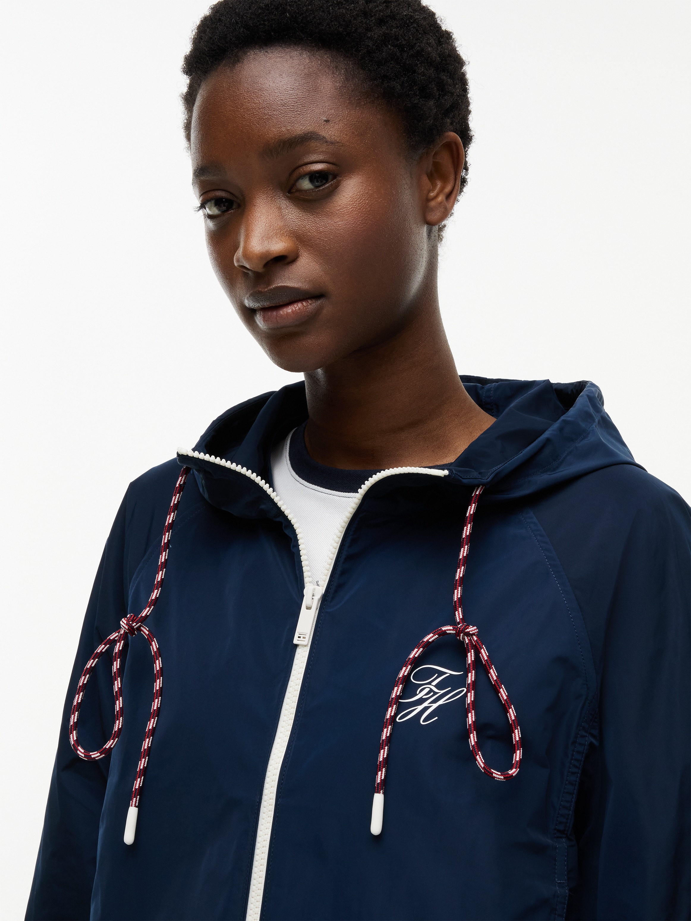 Tommy Hilfiger Windbreaker »NYLON WINDBREAKER CO-ORD« mit Kapuze aus pflegeleichter Kunstfaser mit Kapuze