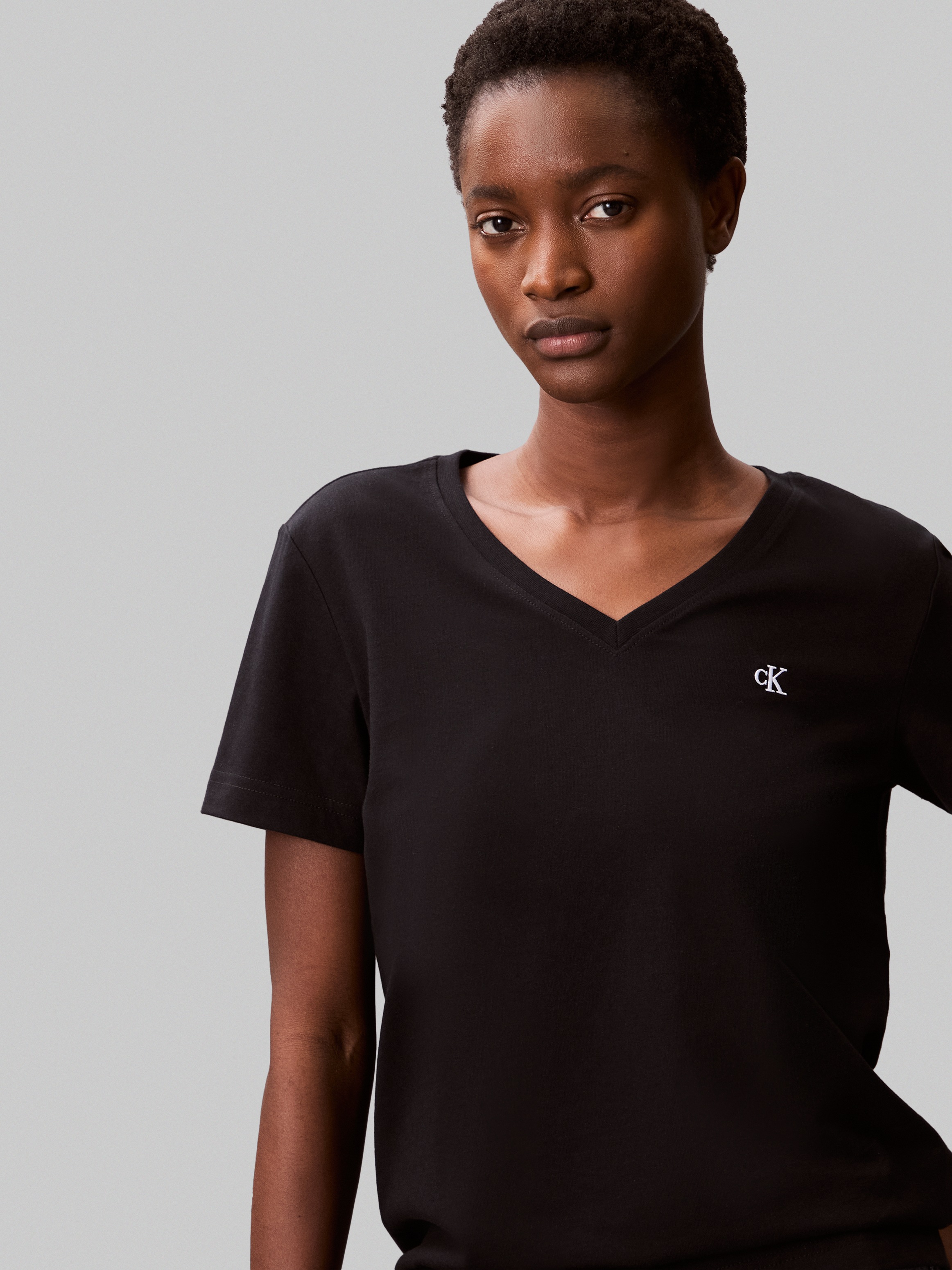 Thumbnail - Calvin Klein Jeans T-Shirt "Archive Jersey Vnk Tee EU" Mit V-Ausschnitt