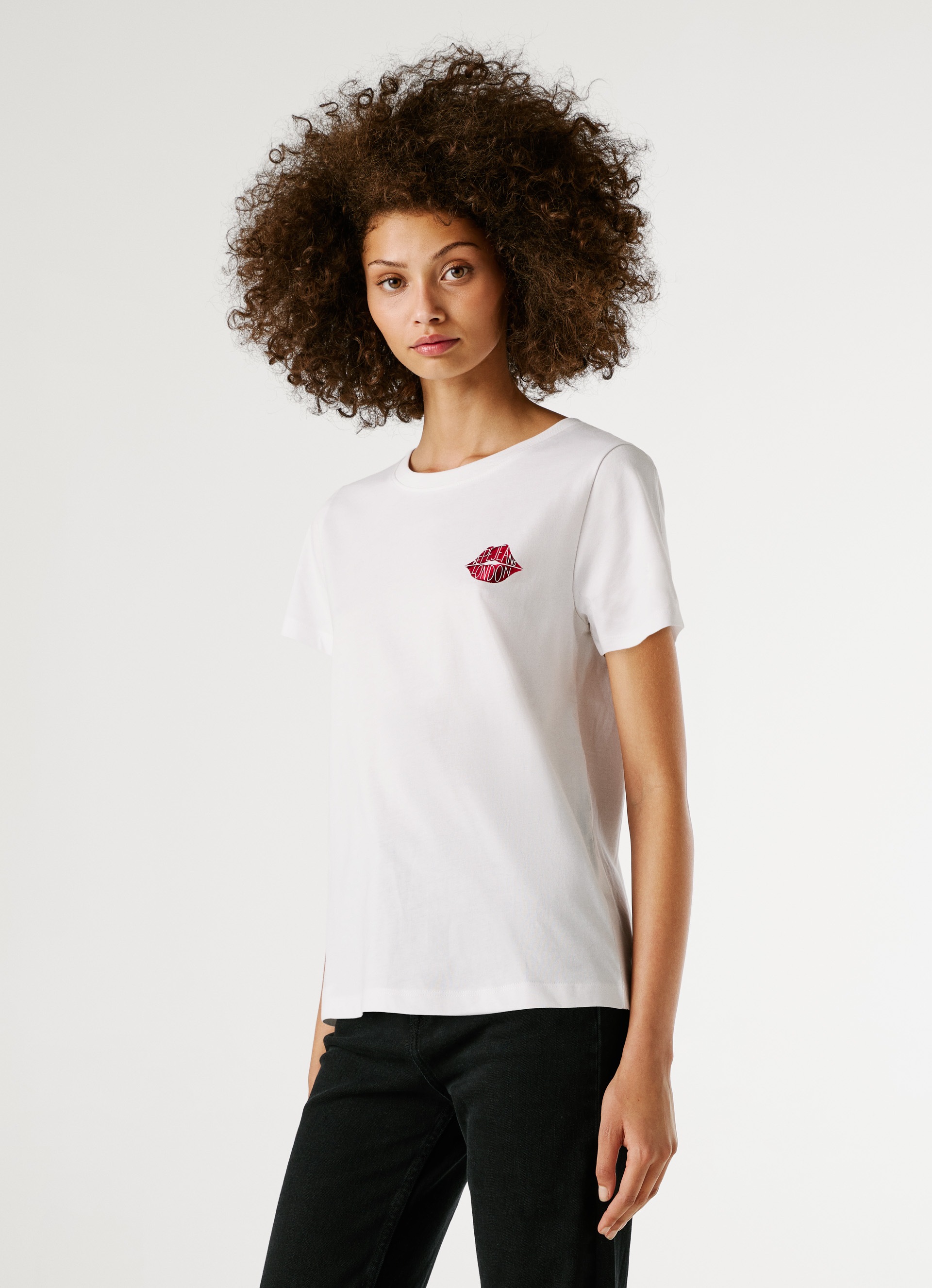 Thumbnail - Pepe Jeans T-Shirt "BRULE" mit Runhals, kleiner Print auf der Brust