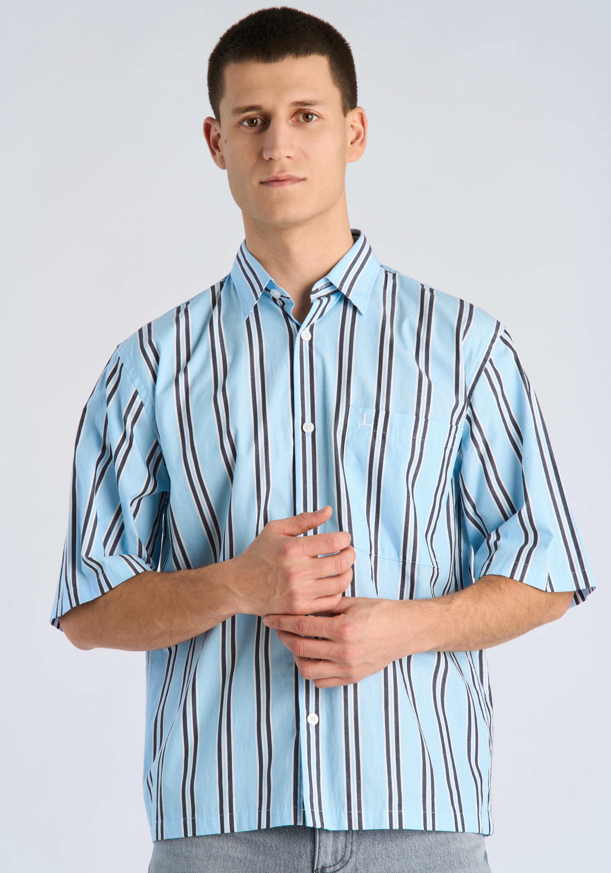 LINDBERGH mit Hemdkragen und Knopfleiste / relaxed fit