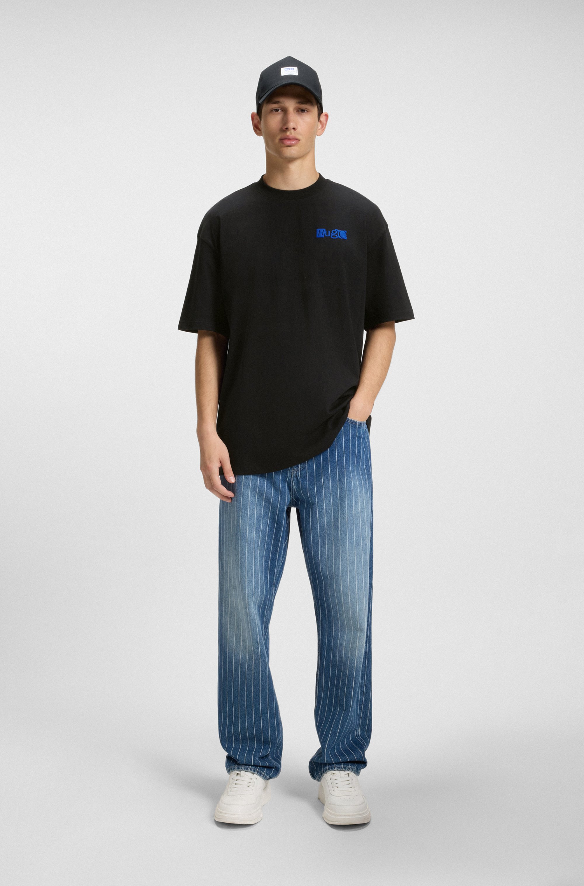 Thumbnail - HUGO Blue T-Shirt "Nilte" mit Logo-Schaumdruck auf dem Rücken