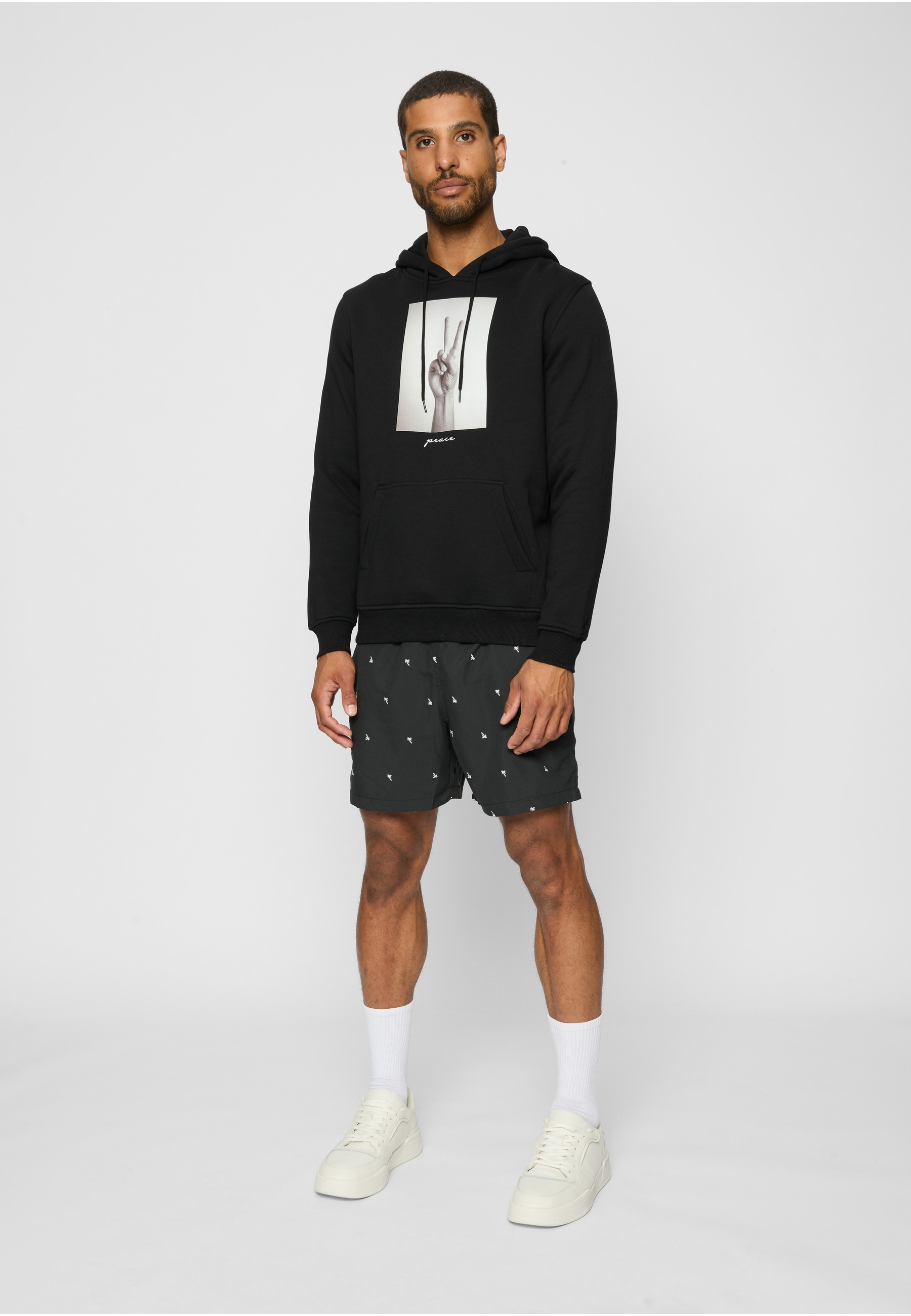 MisterTee Rundhalspullover »MisterTee Herren Peace Sign Hoody« 1 Stk.