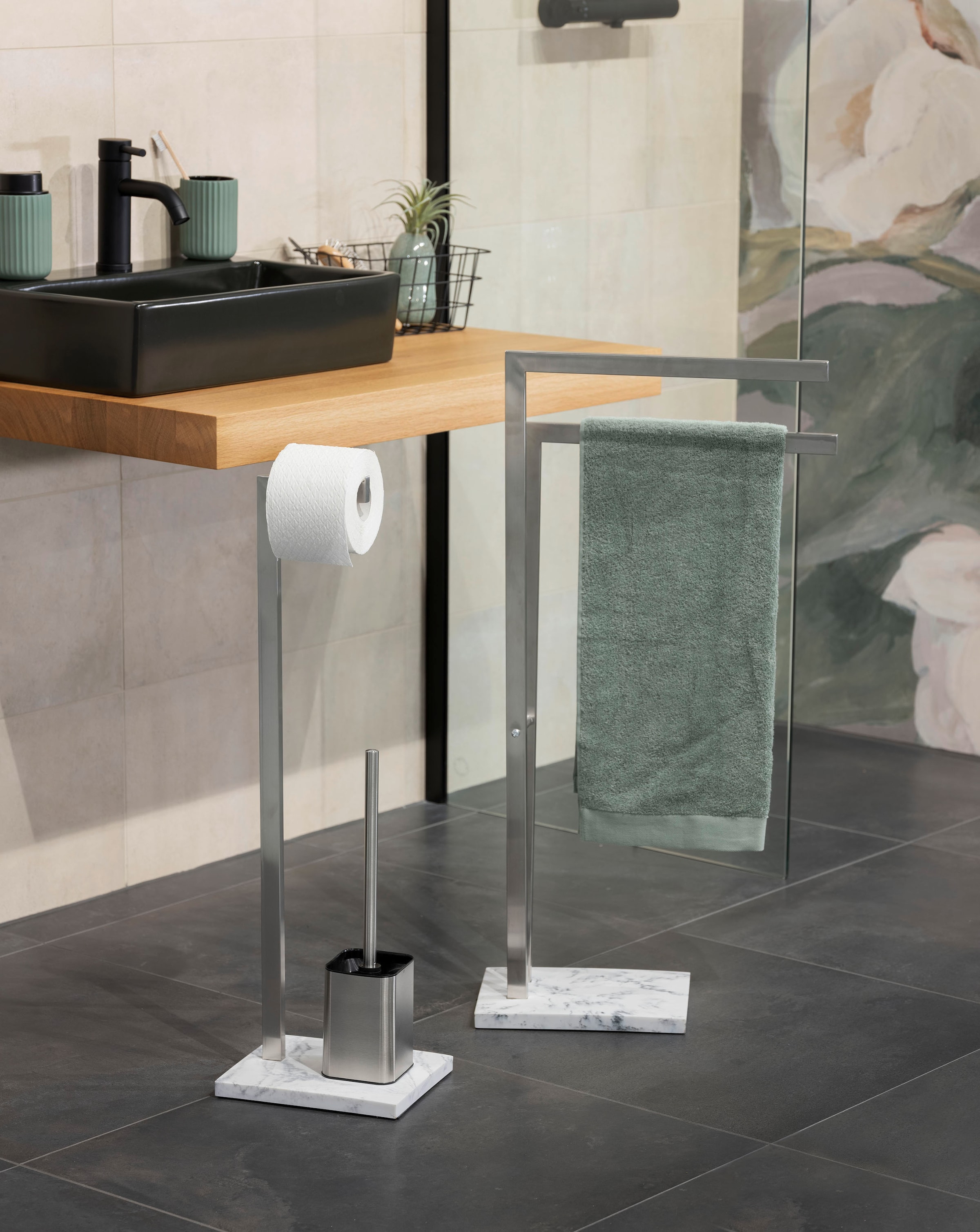 WENKO WC-Garnitur »Aprilia«, aus Edelstahl-Kunststoff, inkl. Rollenhalter und WC-Bürste