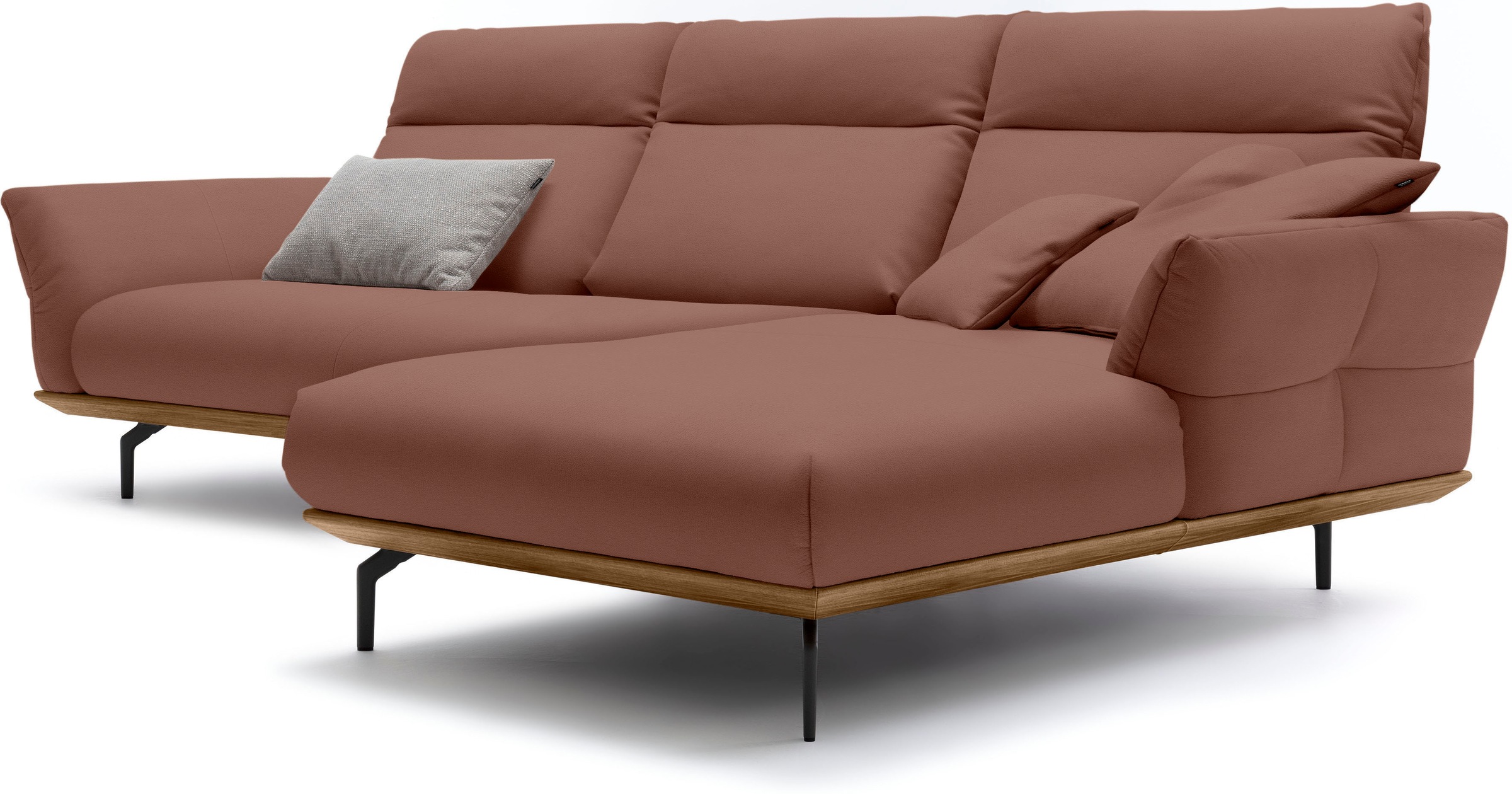 Creation BY ROLF BENZ Ecksofa »CR.460«, Sockel in Nussbaum, Winkelfüße in Umbragrau, Breite 318 cm