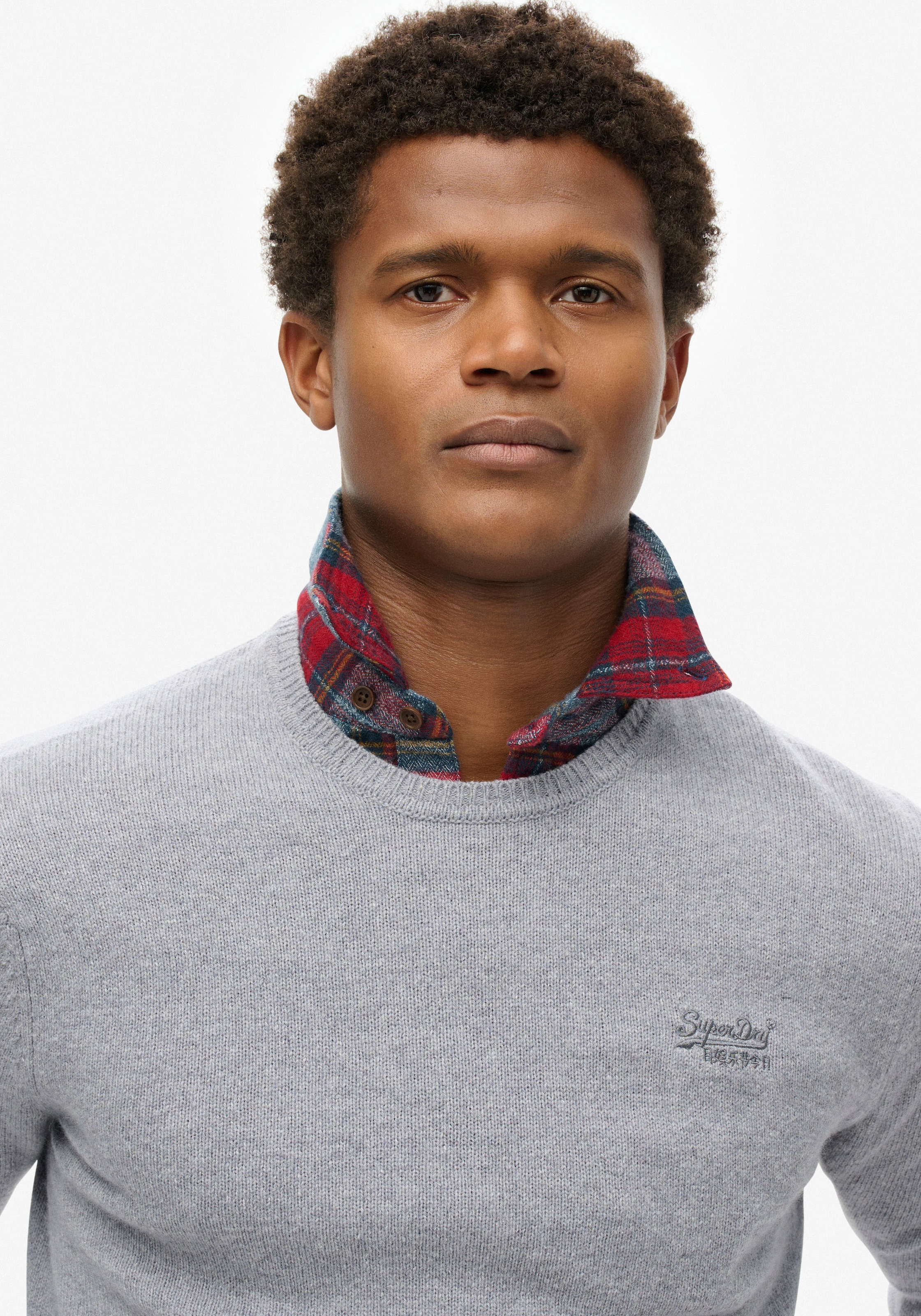 Superdry Rundhalspullover »ESSENTIAL SLIM FIT CREW JUMPER«