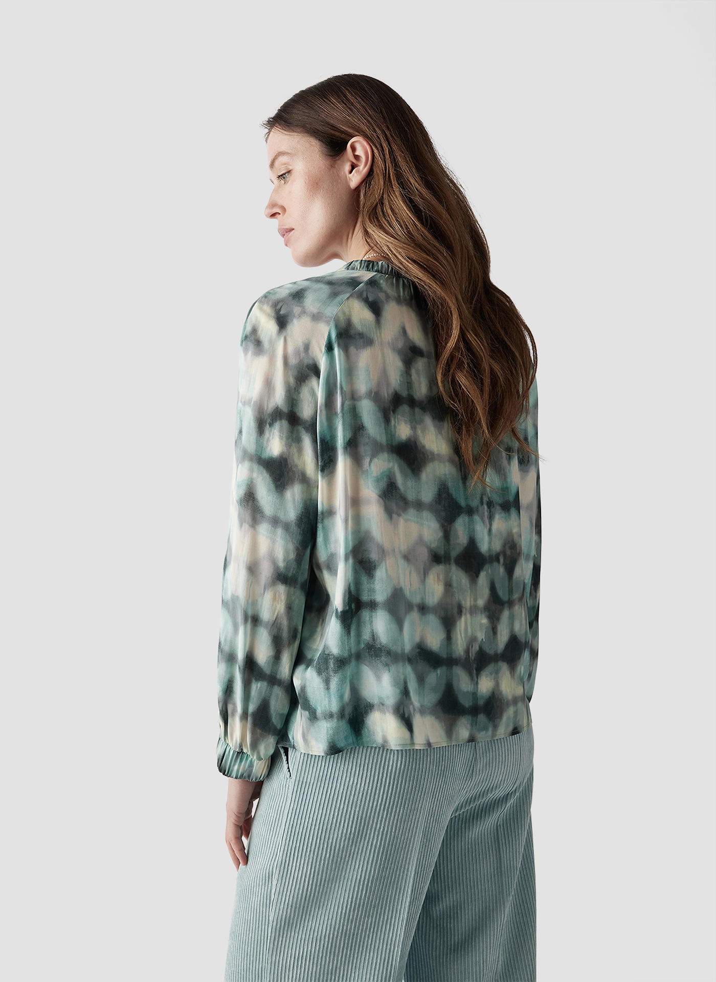 LeComte Klassische Bluse »LeComte Elegante Bluse mit Aquarell-Design und Schlitzdetail«