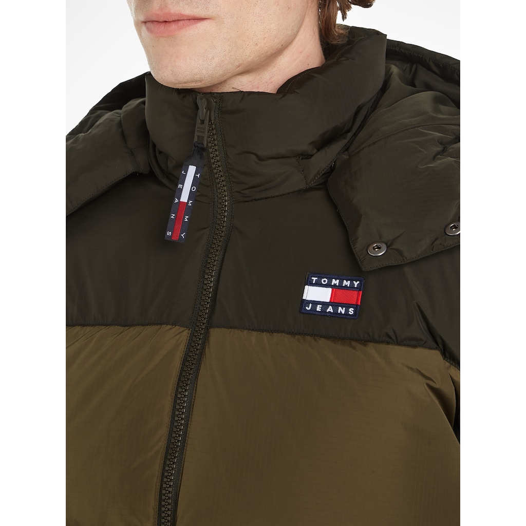 Tommy Jeans Steppjacke »TJM ALASKA COLORBLOCK PUFFER«, mit Kapuze