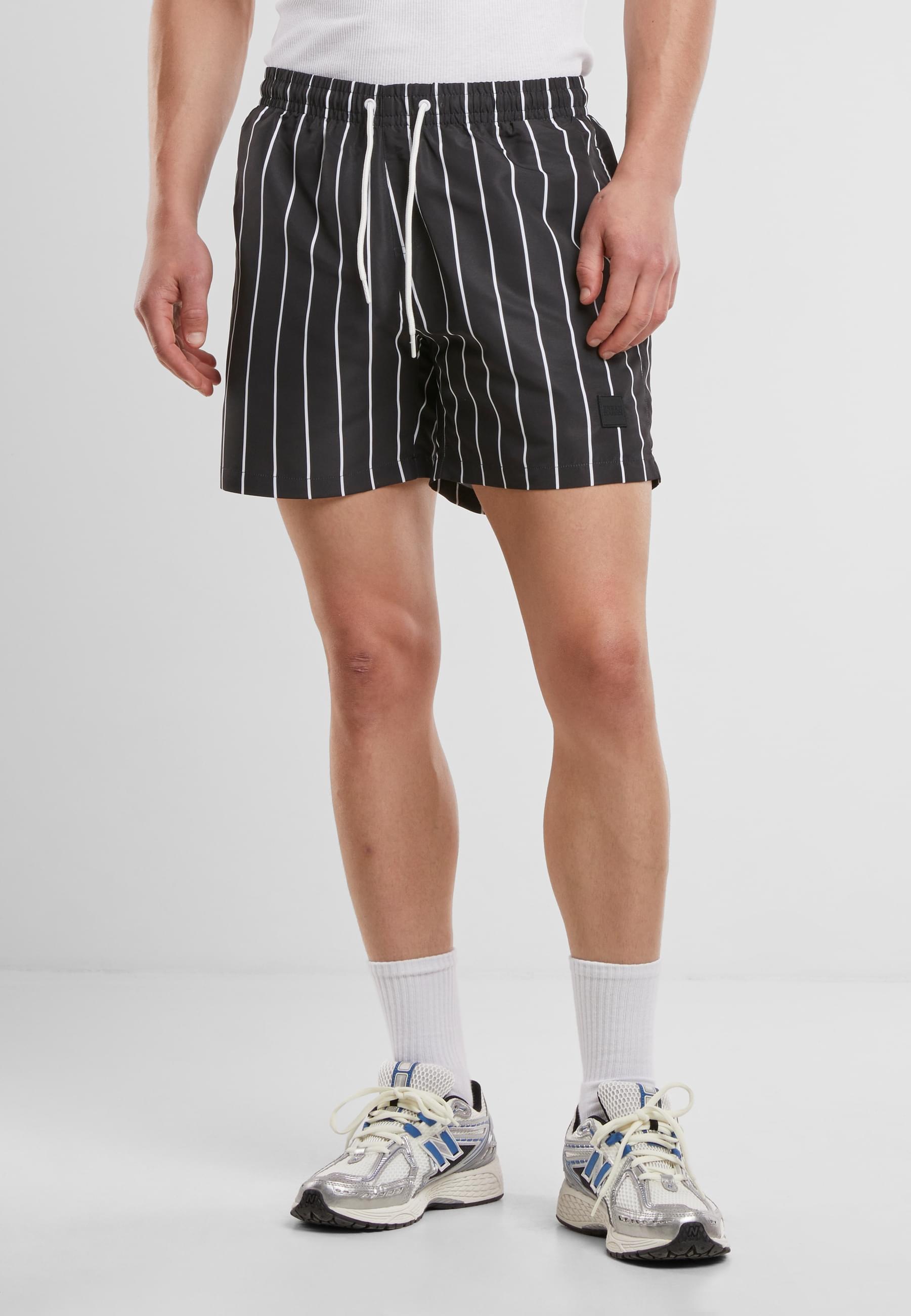 URBAN CLASSICS Badeshorts »Urban Classics Herren Stripe Swim Shorts«