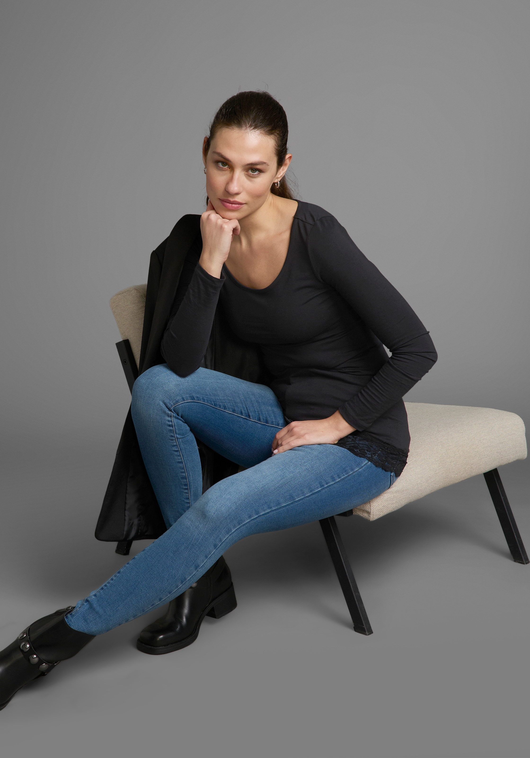 AJC Longshirt, Langarm, figurbetonter Schnitt, unifarben, Rundhalsausschnitt