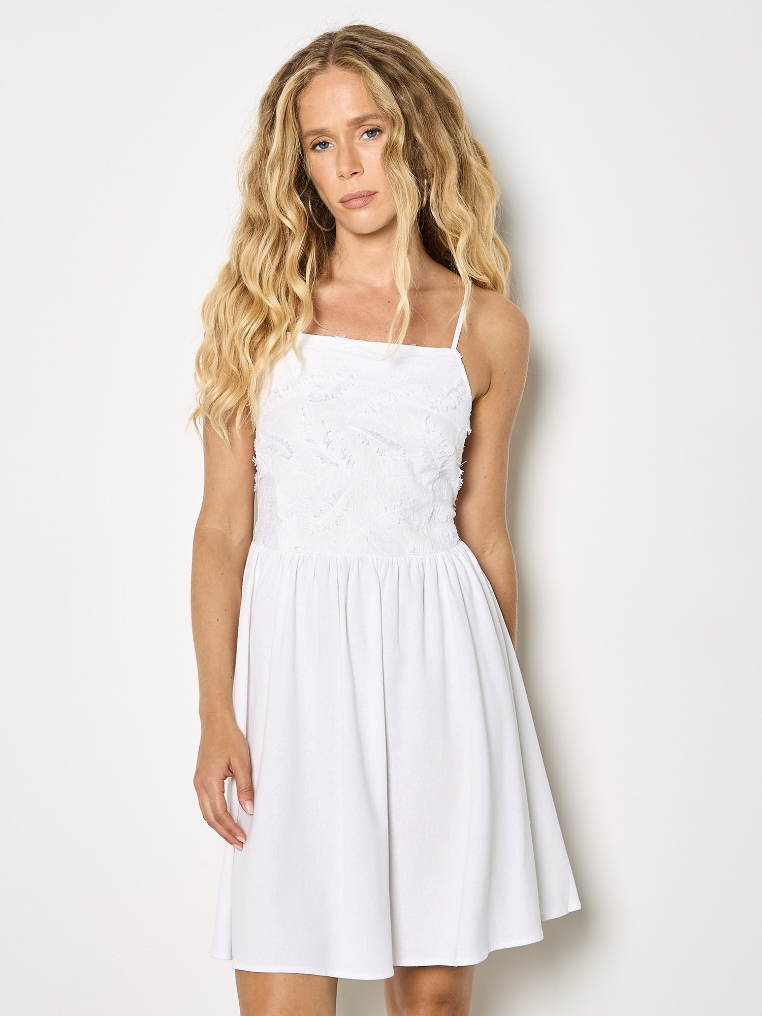 Apricot Minikleid "Mini-Kleid mit Cami-Träger und Wimpernstickerei" Elastischer Bund