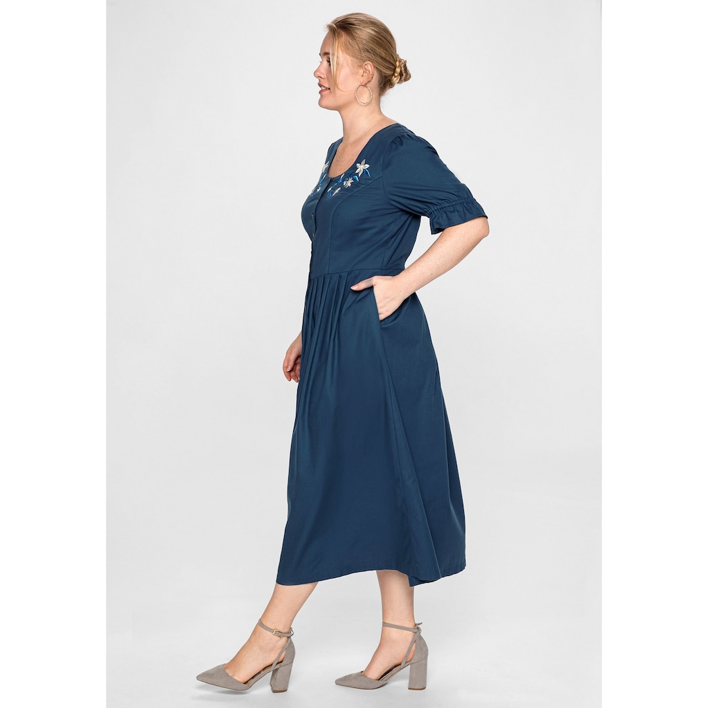 Damenmode Kleider Sheego Dirndl »Trachtenkleid«, in Leinen-Optik, mit Blütenstickerei blau