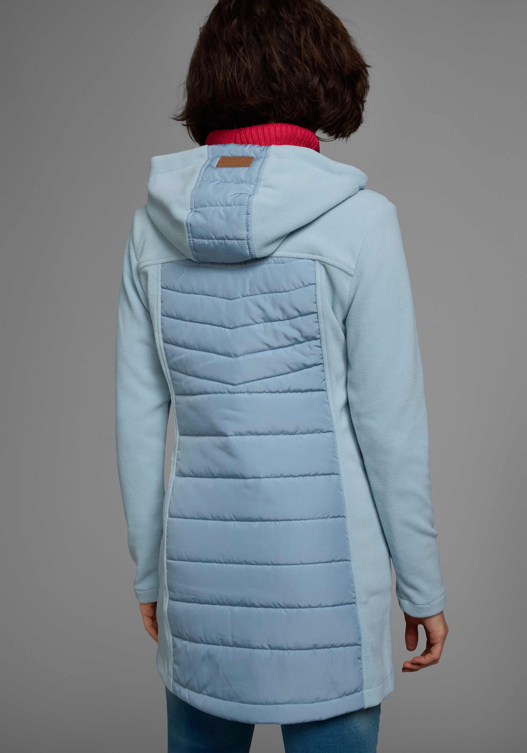 KangaROOS Langjacke, mit Kapuze, leichter Webstoff, figurbetonter Schnitt, mit Kapuze