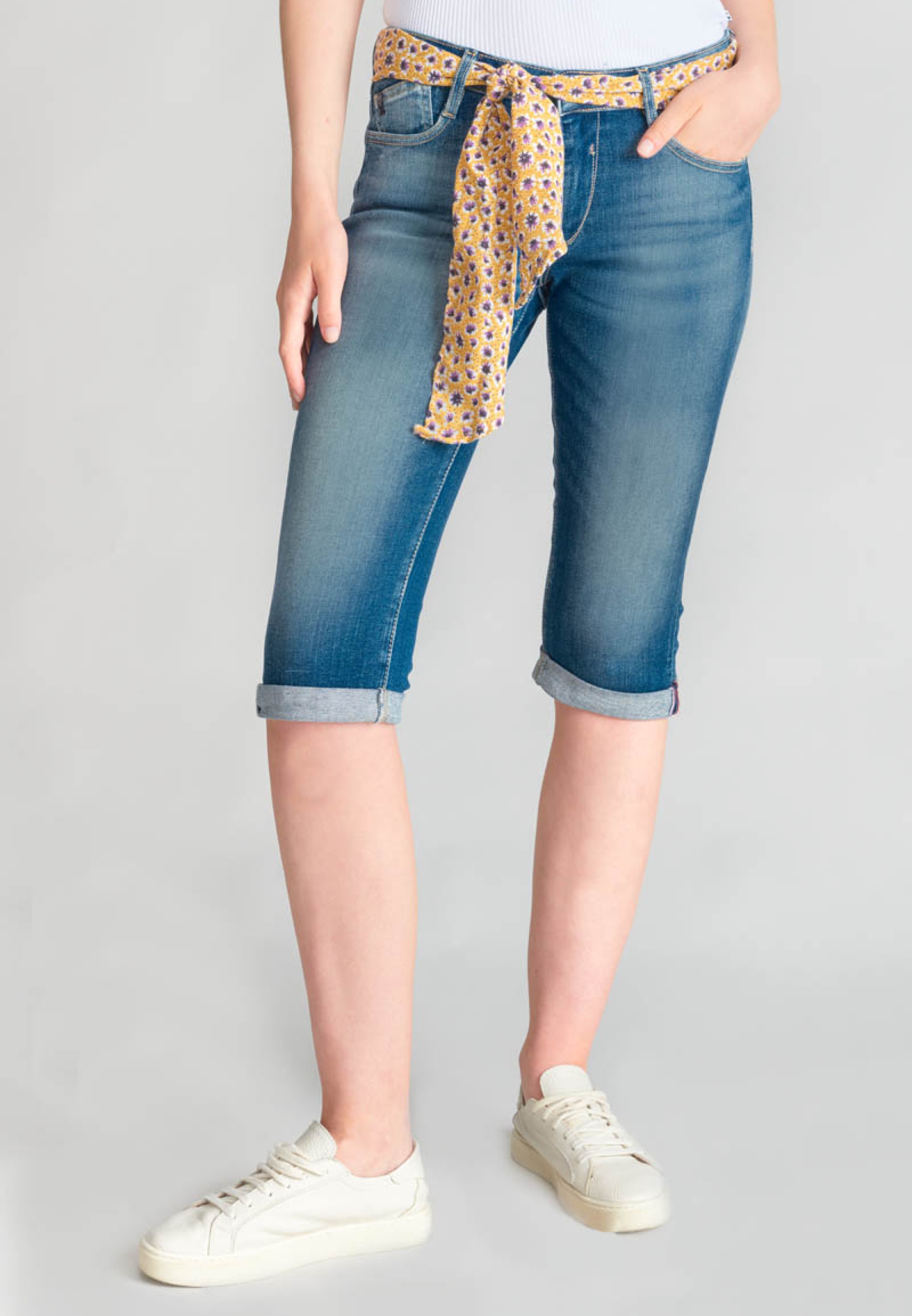 Le Temps Des Cerises Shorts "AROL", Corsair cropped of jeans AROL