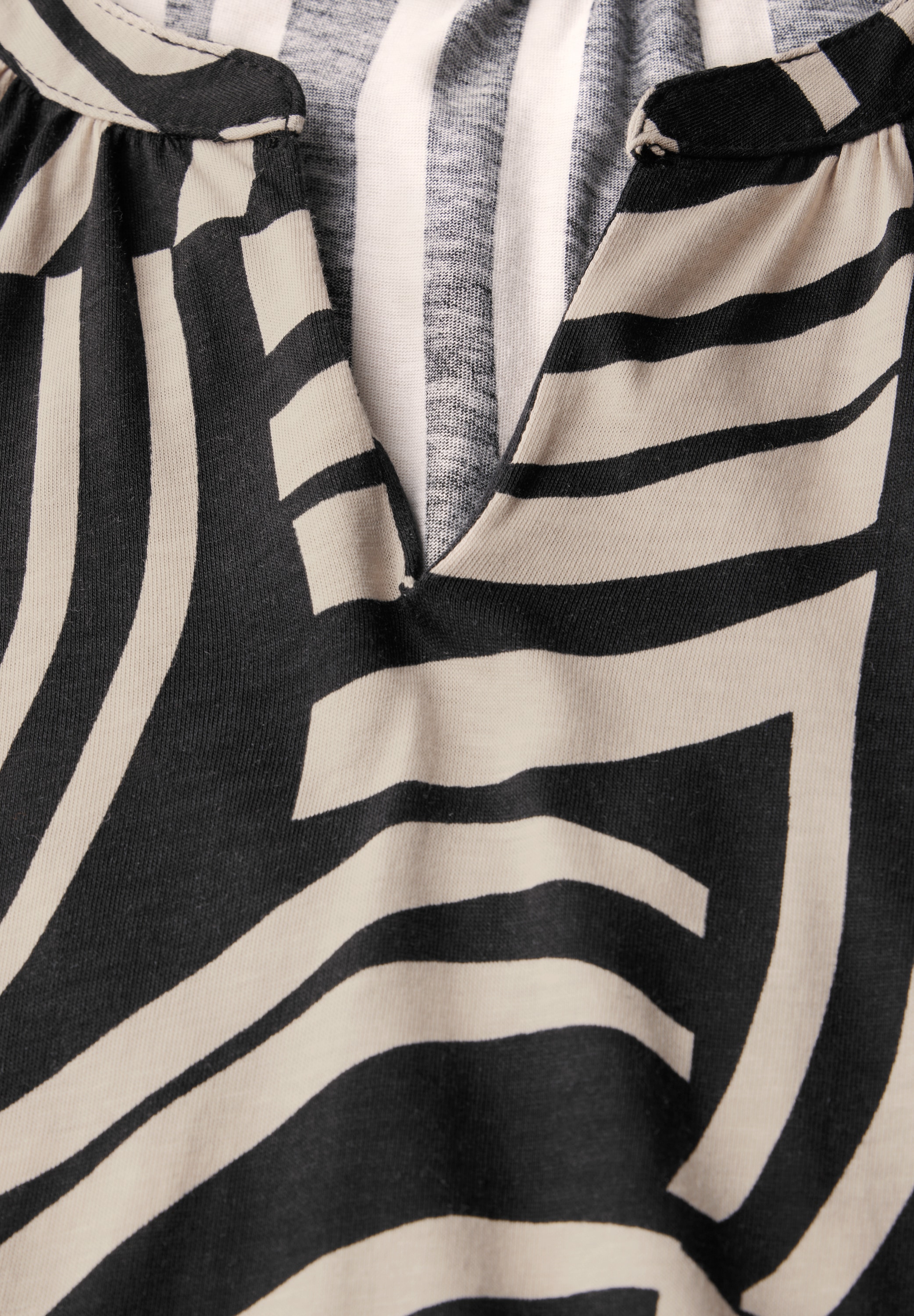 STREET ONE Tunikashirt, mit grafischem Muster