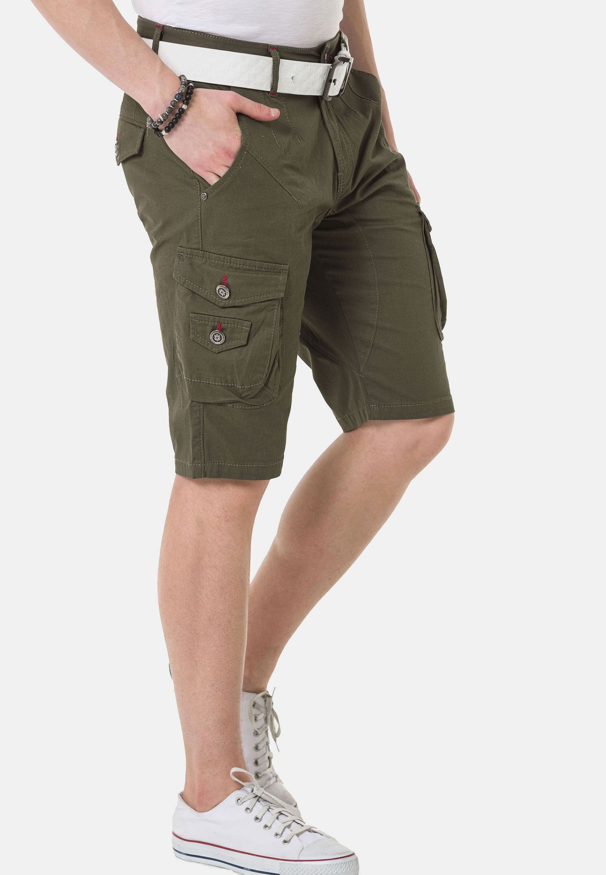 Cipo & Baxx Jeansbermudas »Bermuda & Short«, mit praktischen Beintaschen, CK265