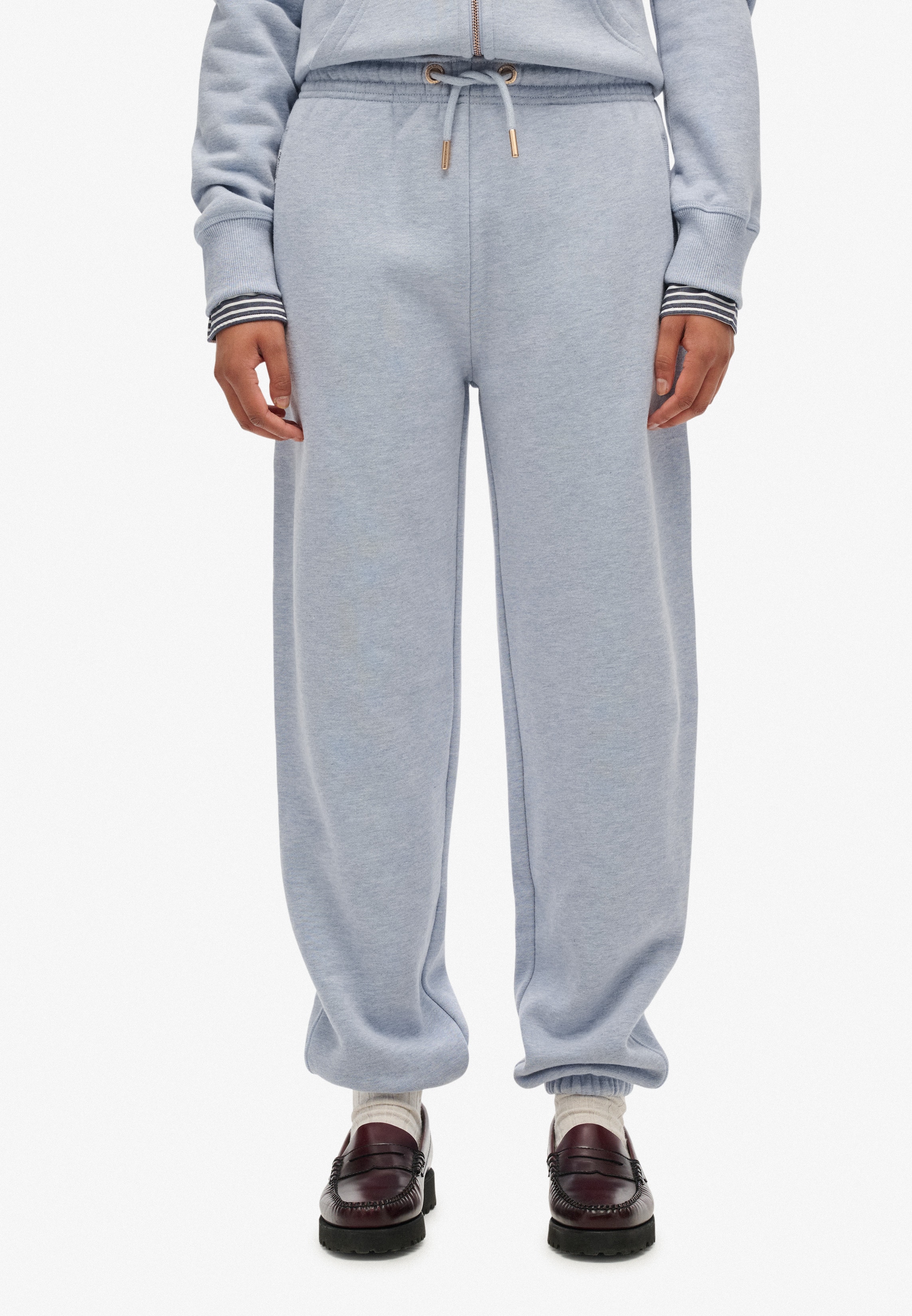 Superdry Sweathose "ESSENTIAL LOGO JOGGER HB" aus Baumwollmischung, lange Passform, mit Kordel und Gummizug