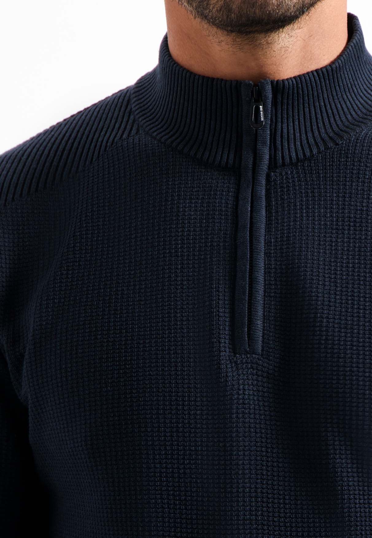 NO EXCESS Stehkragenpullover »No Excess Strukturierter Half-Zip-Pullover«