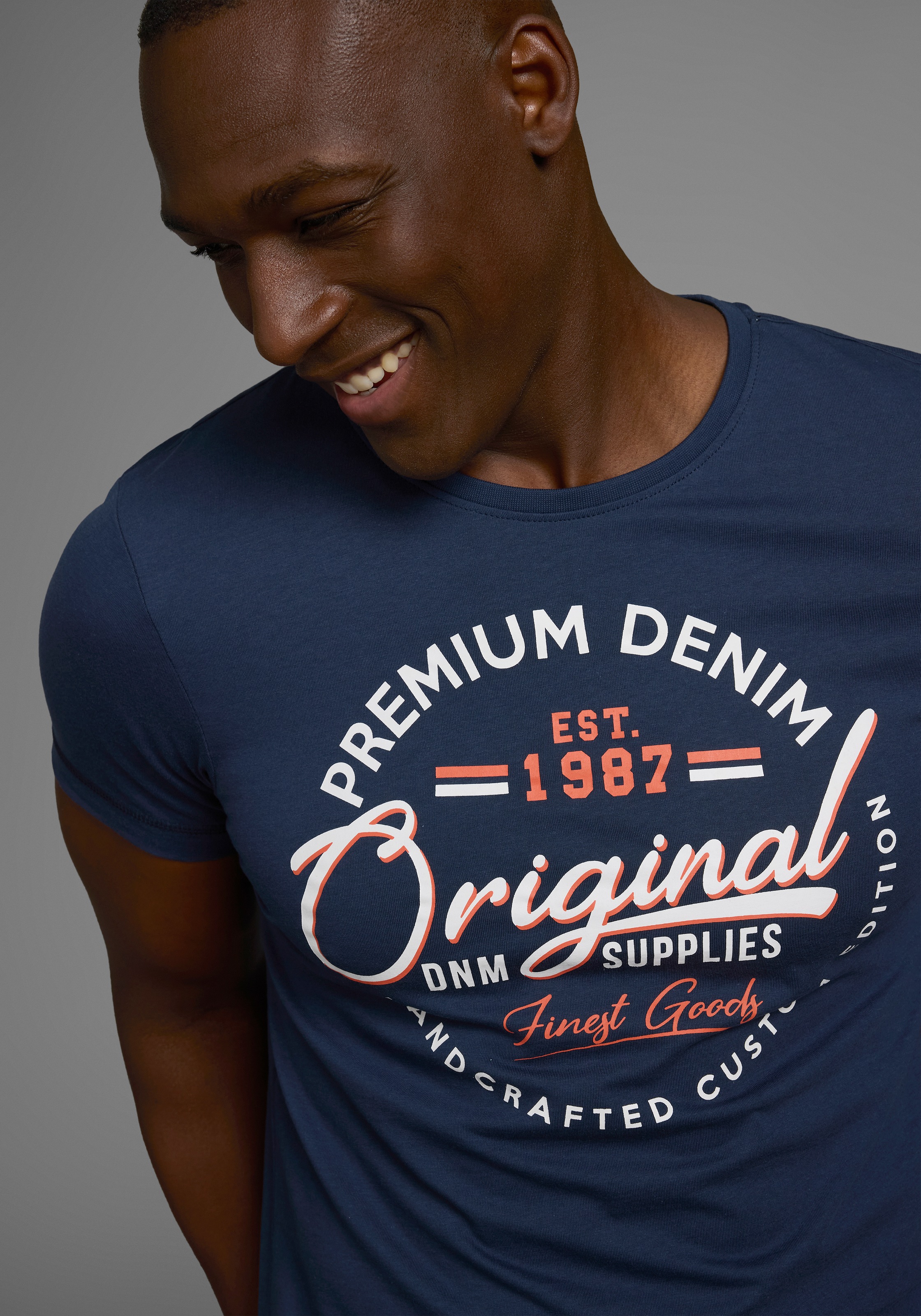 Thumbnail - AJC T-Shirt kurzärmelig, schmal geschnitten, mit stylischem Druck