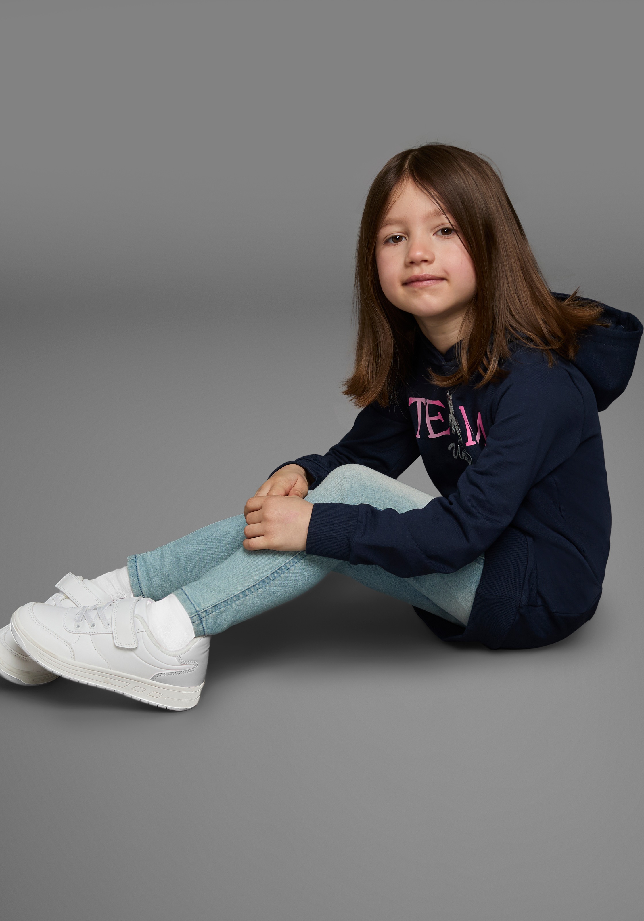 KIDSWORLD Kapuzensweatshirt », Longsweashirt mit Pailletten«, Langarm, Basic-Passform, mit modischem Druck, mit Kapuze