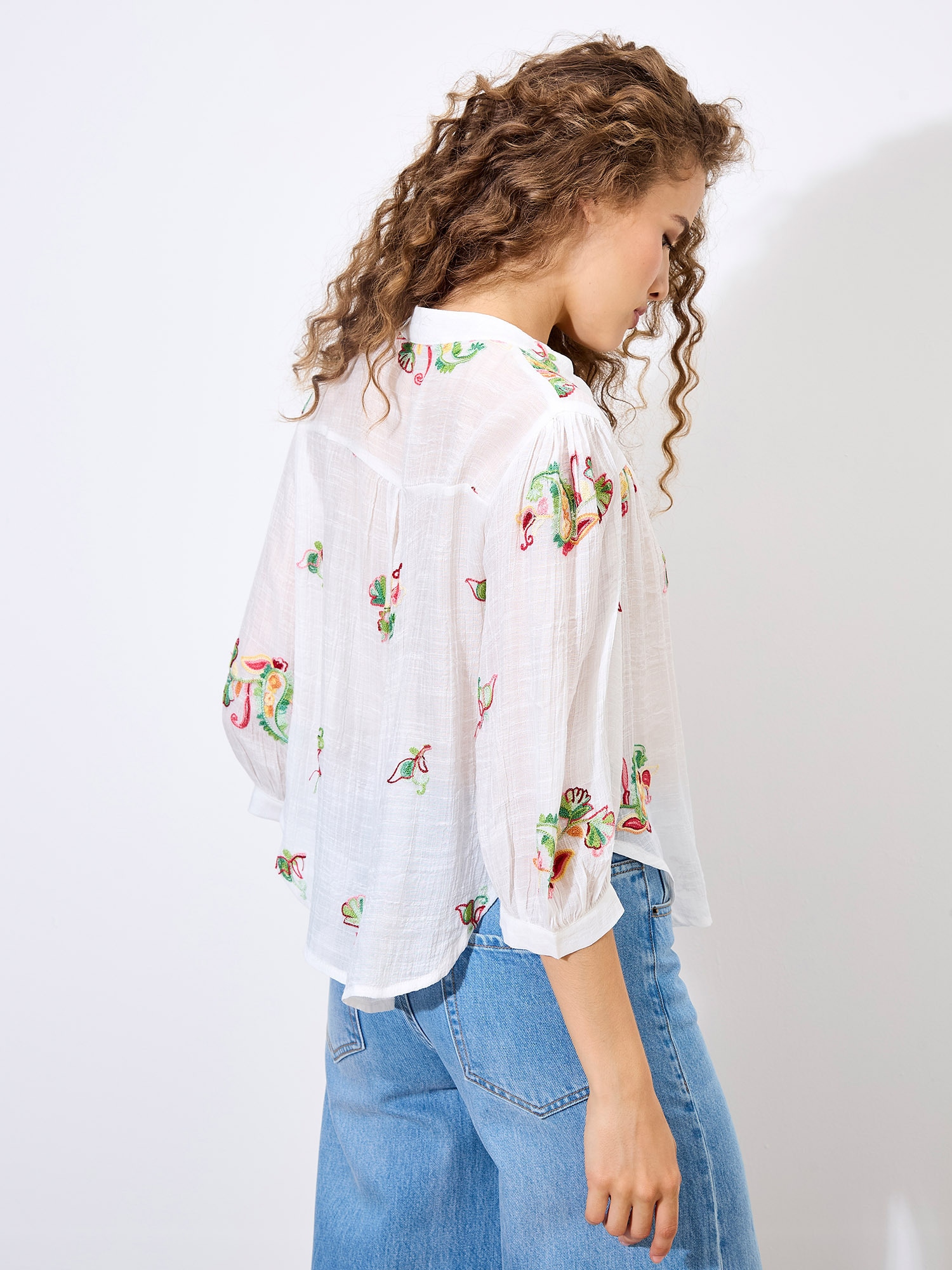 Apricot Blusentop »Bluse mit Blumen- und Paisley-Muster« mit Stickerei