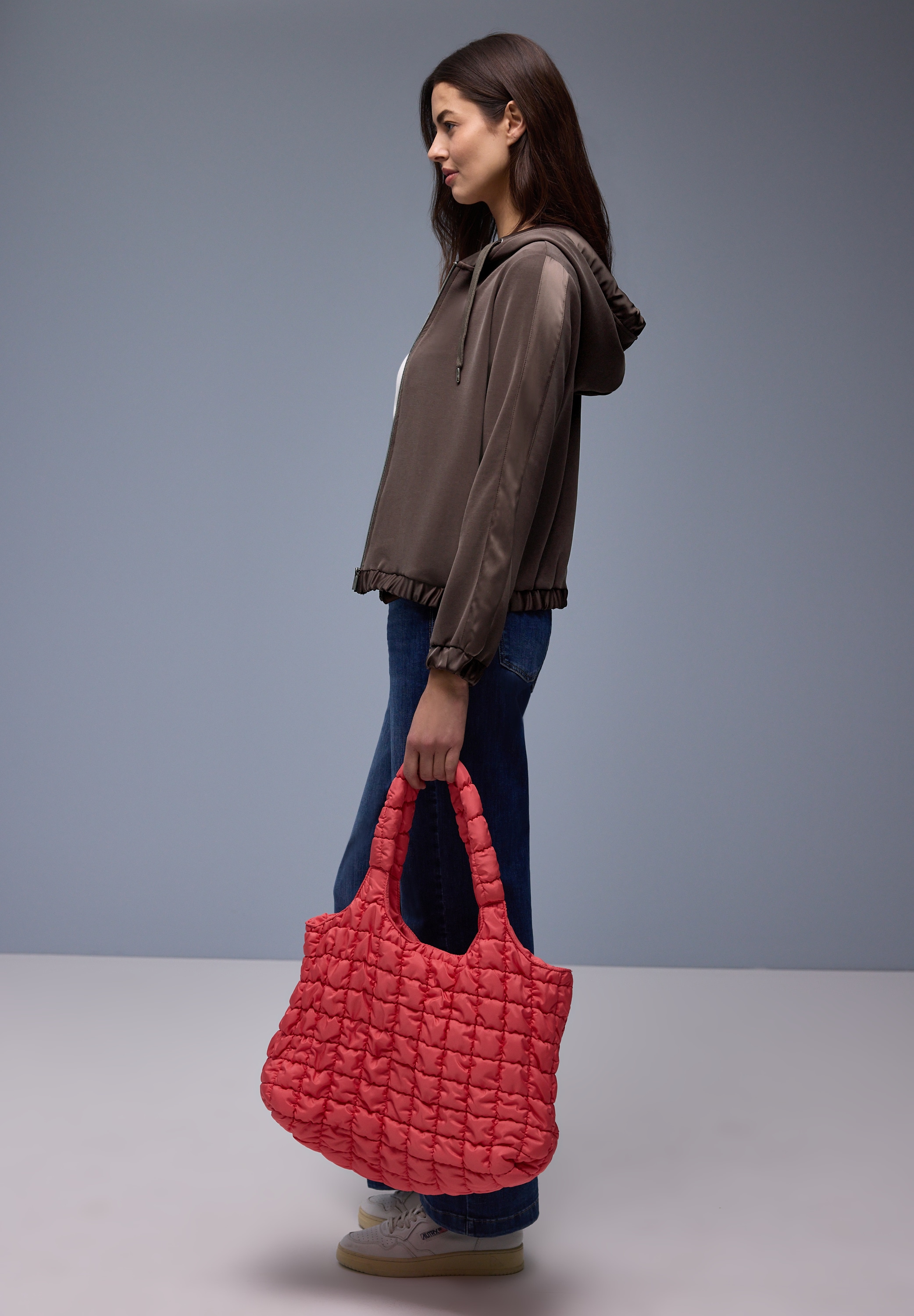 STREET ONE Kapuzensweatjacke im Silk-Look, mit seidigem Glanz