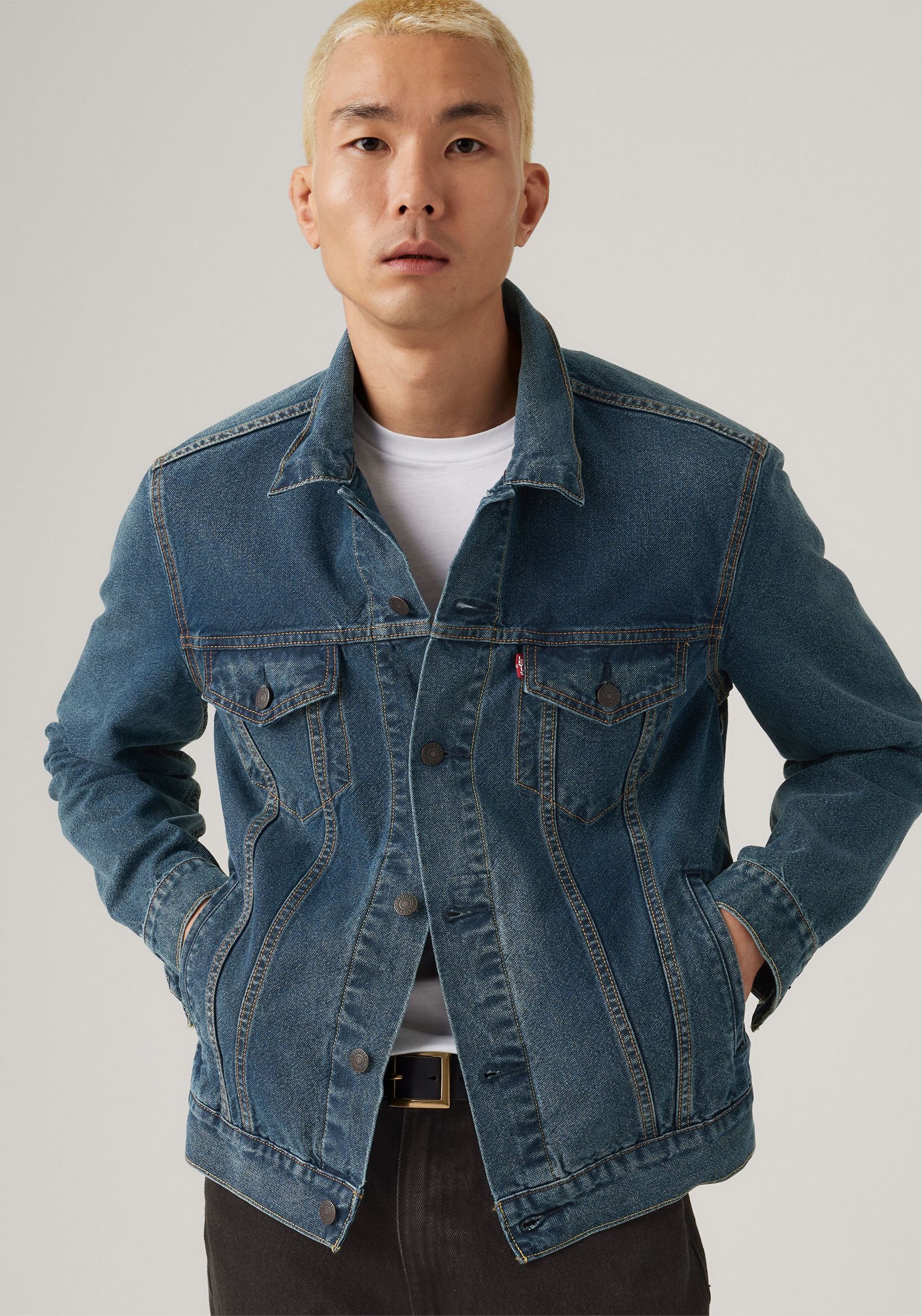 Levis "VINTAGE FIT TRUCKER JKT" ohne Kapuze mit Knopfleiste günstig online kaufen