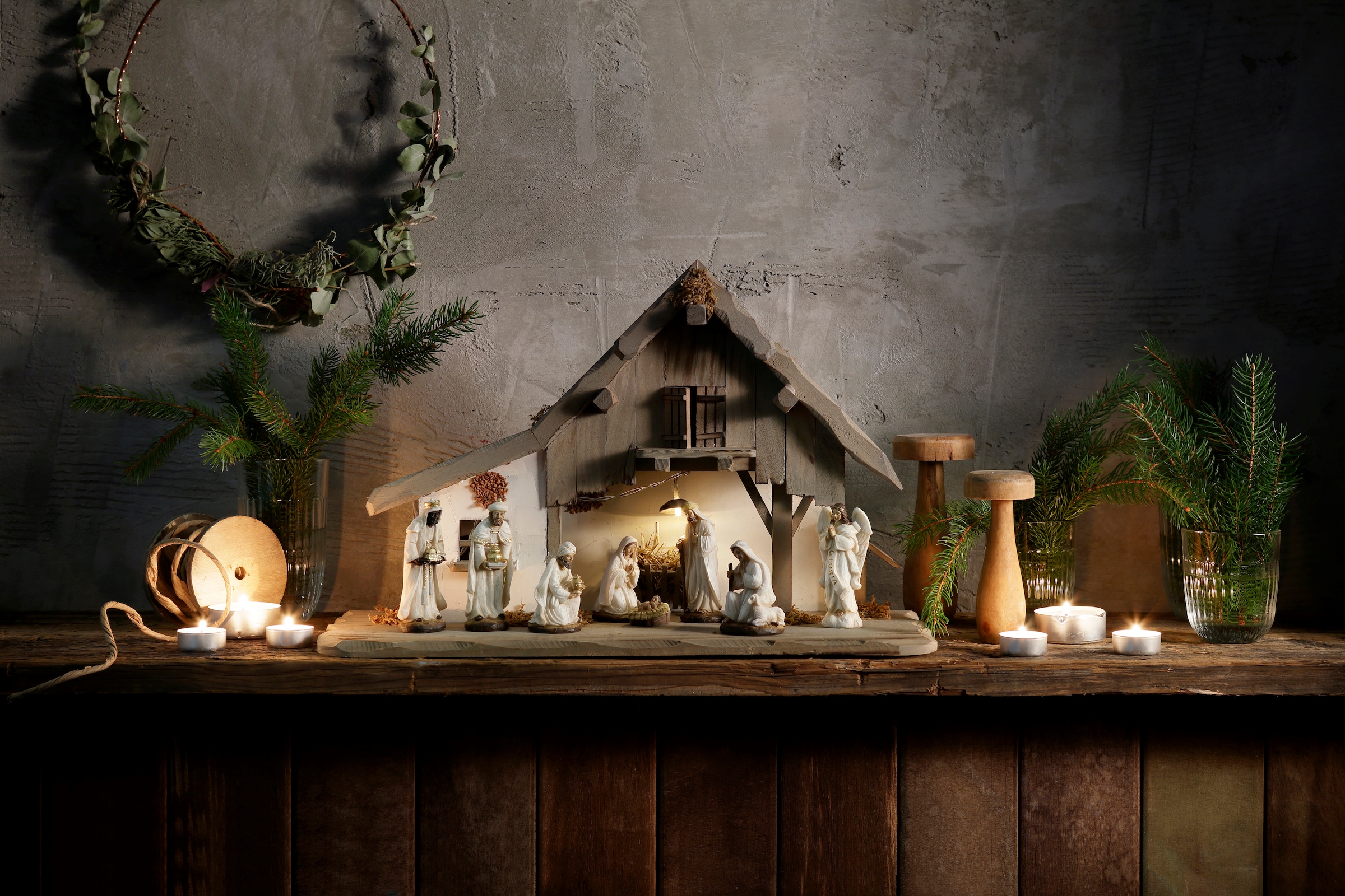 my home Krippe »Weihnachtsdeko«, (Set, 9 tlg.), aus Holz mit LED-Laterne,  inklusive Krippenfiguren bestellen | BAUR