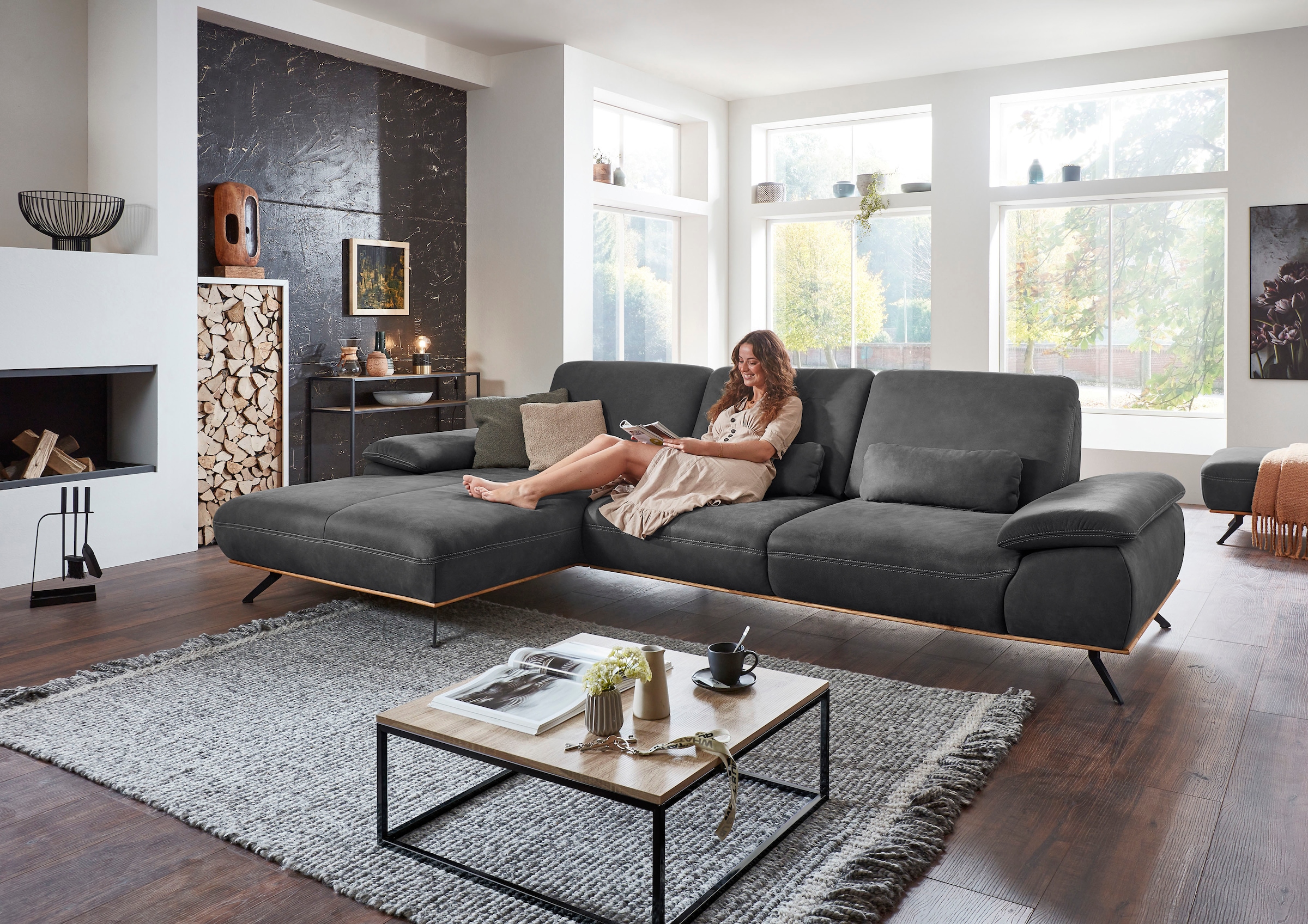 Die PlanBar Ecksofa "PN-EM18063 L-Form, B: 322 cm" optional mit echt bezogenem Rücken, Sitztiefen- und Armteilverstellung