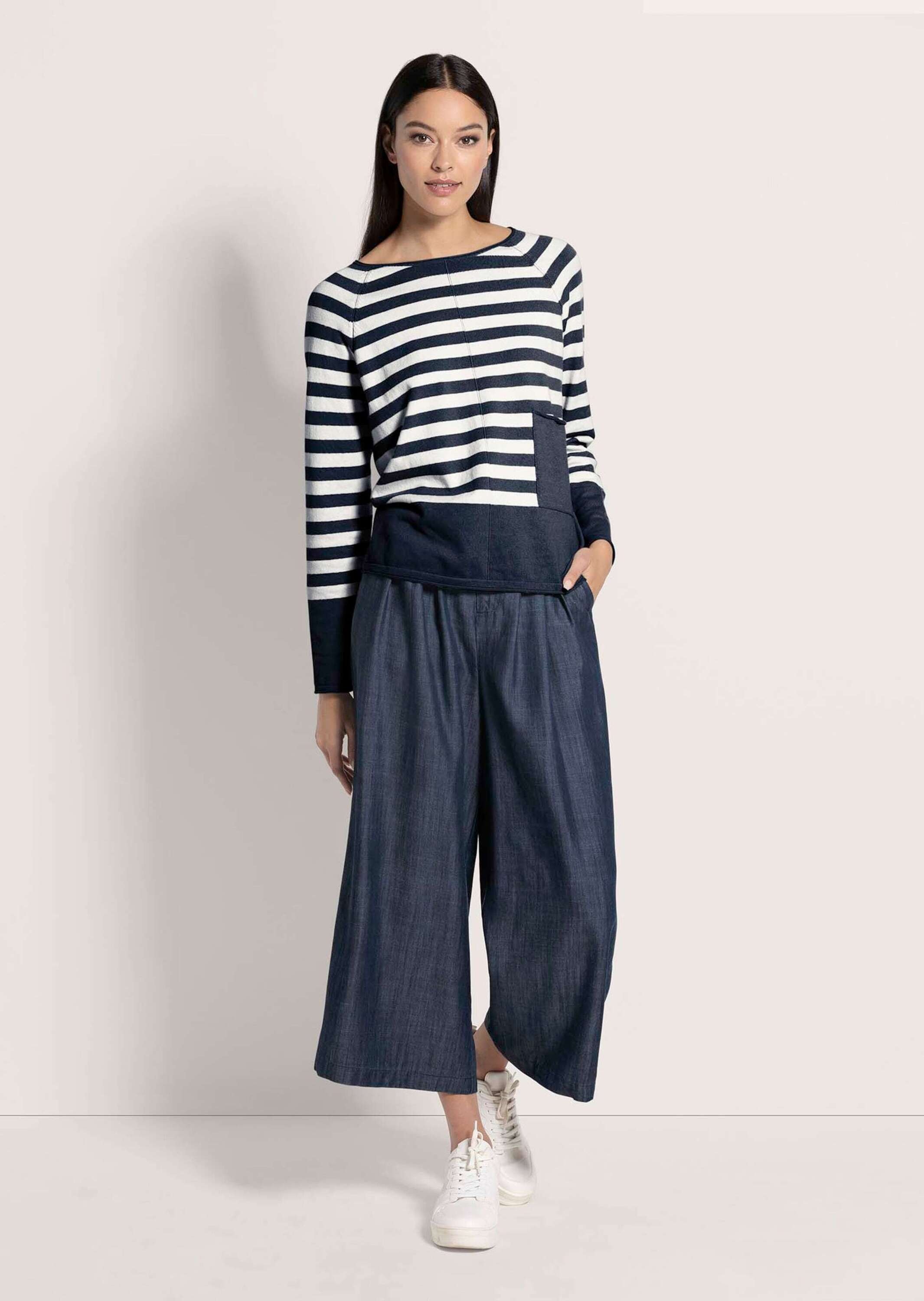 MADELEINE Longpullover "Pullover Rundhals-Pullover mit Tasche" günstig online kaufen