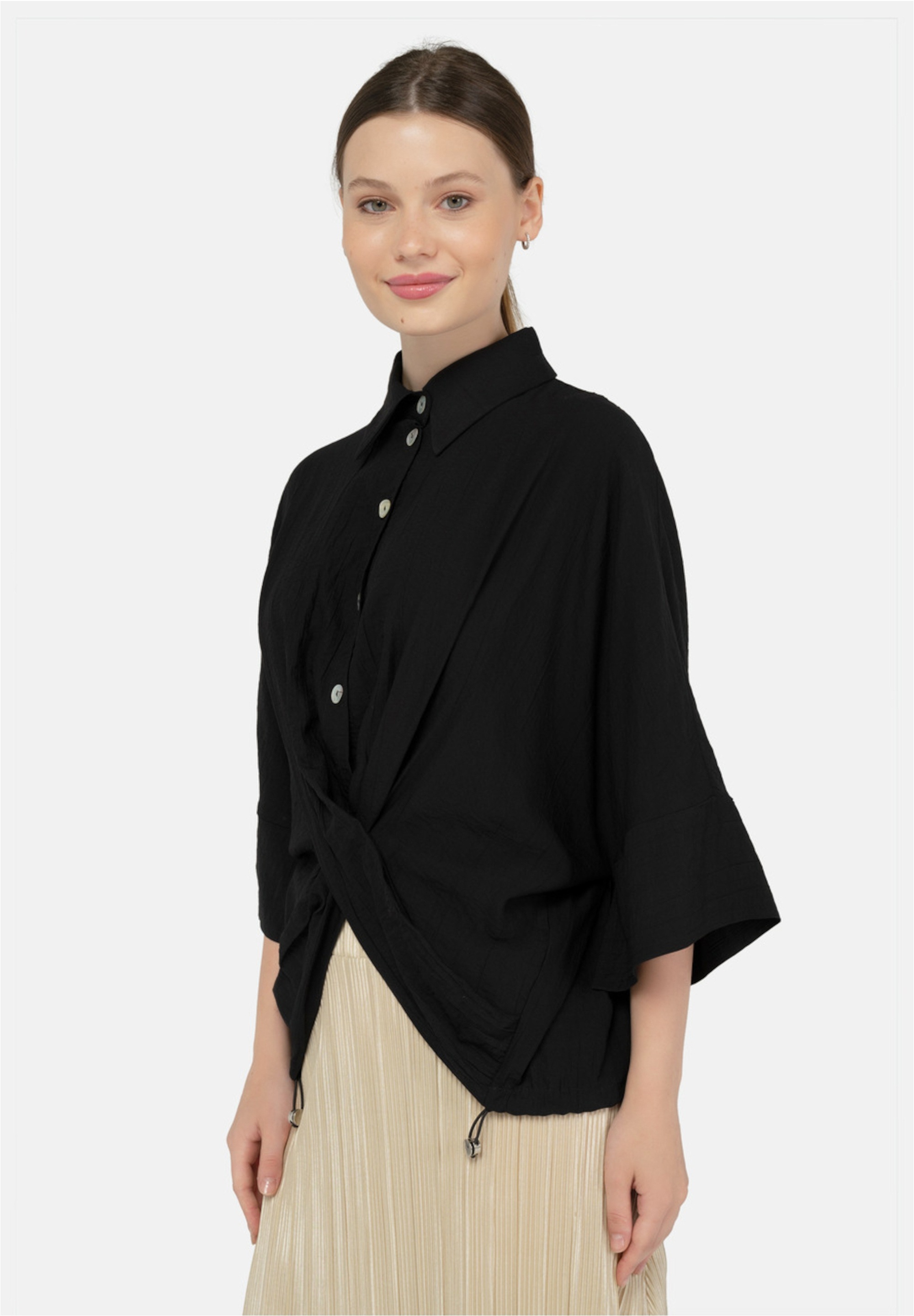 freshlions Klassische Bluse "Maya", (1 tlg.), mit kurzem Schnitt günstig online kaufen