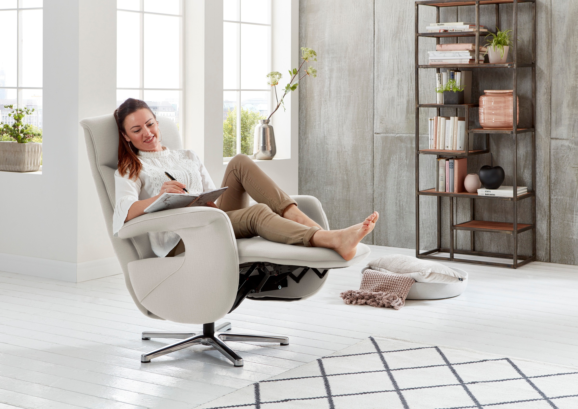 Die PlanBar Relaxsessel »MP-RS18073«, 360° drehbar, inkl. man. Kopfpolsterverstellung u. Relax-Funktion