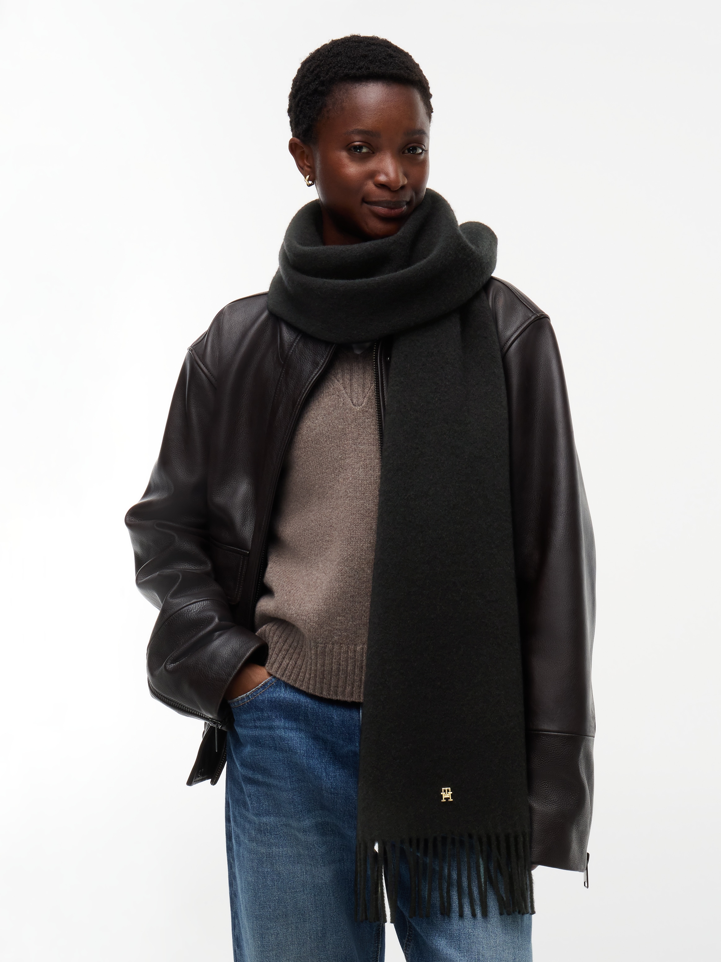 Tommy Hilfiger »TH ELEVATED CHIC WOVEN« aus reiner Wolle, mit Fransen