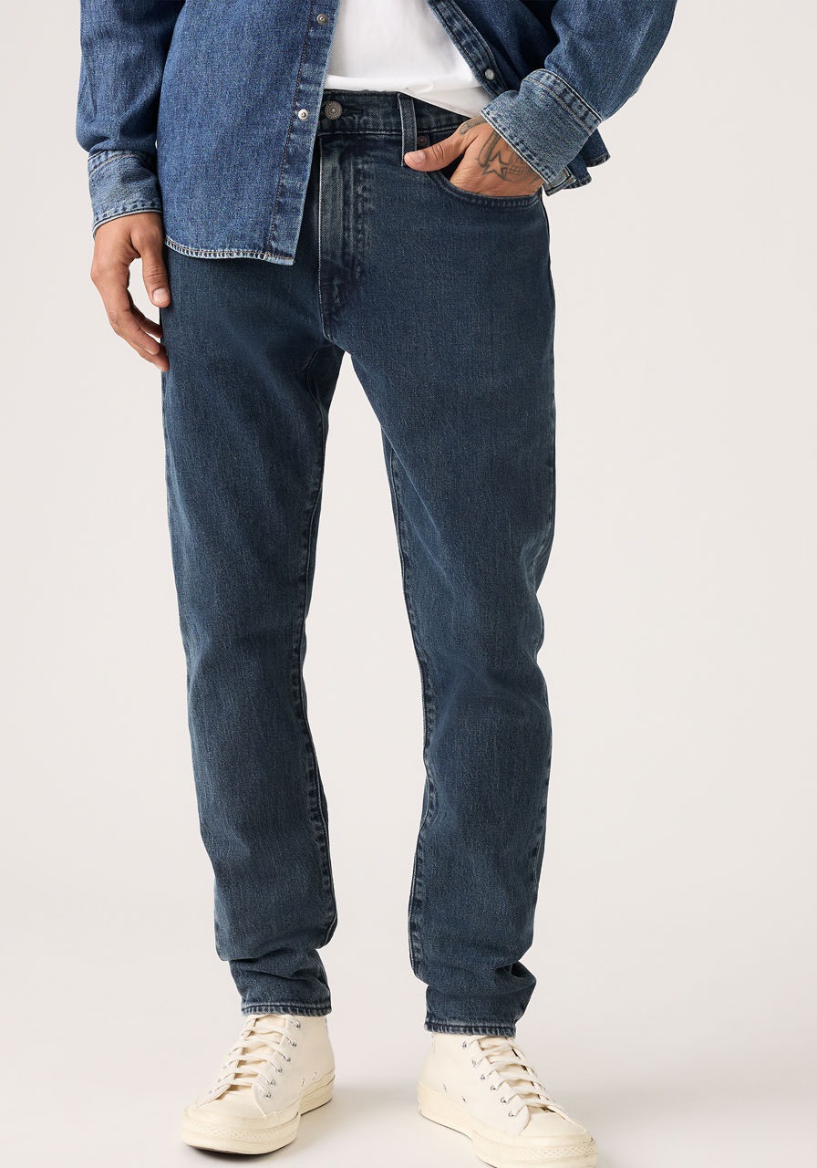 Levis "512 Slim Taper Fit" mit Markenlabel