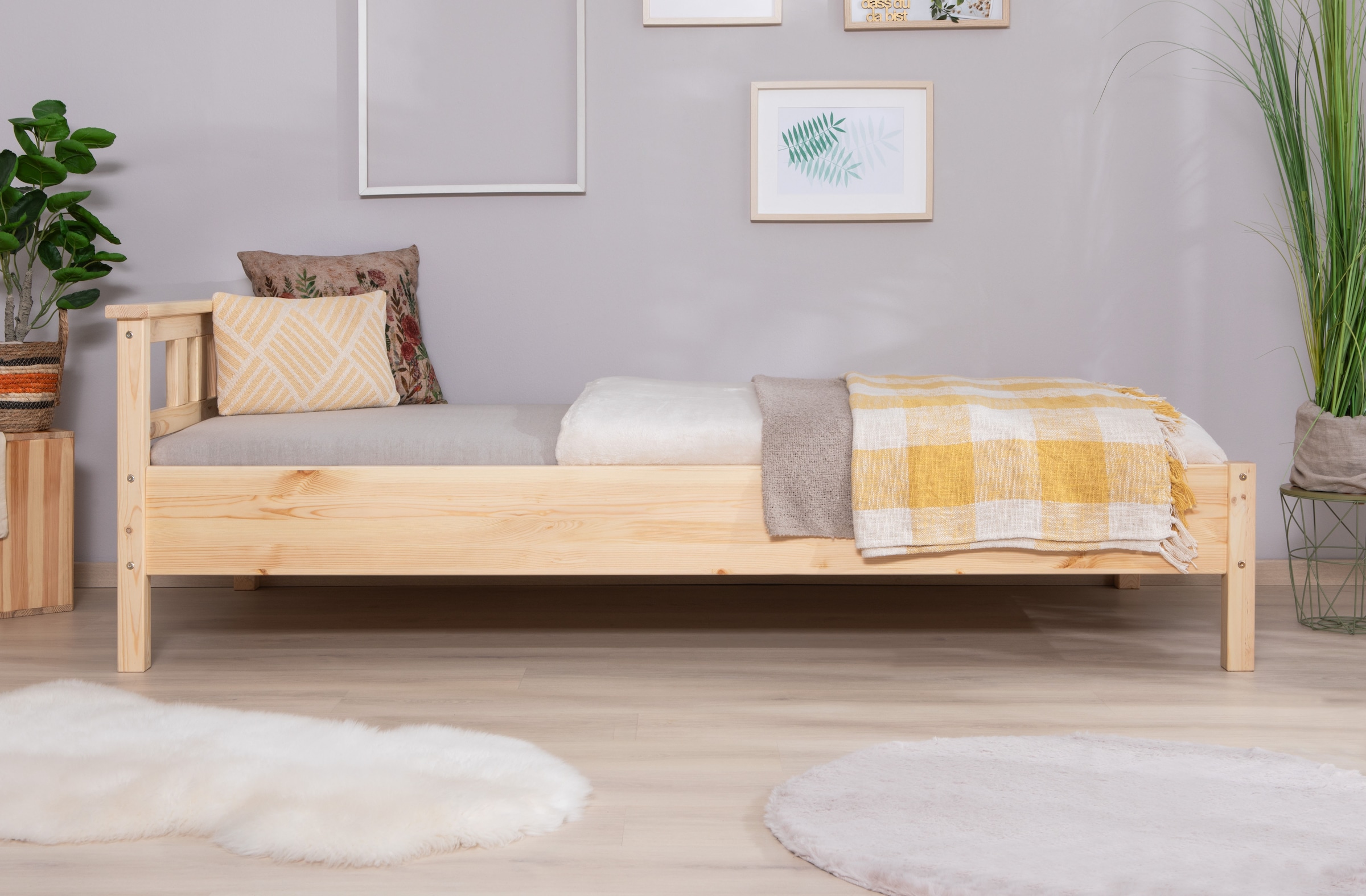 Ticaa Futonbett »Merci«, Einzelbett, aus Kiefer Massivholz, inkl. Rollrost