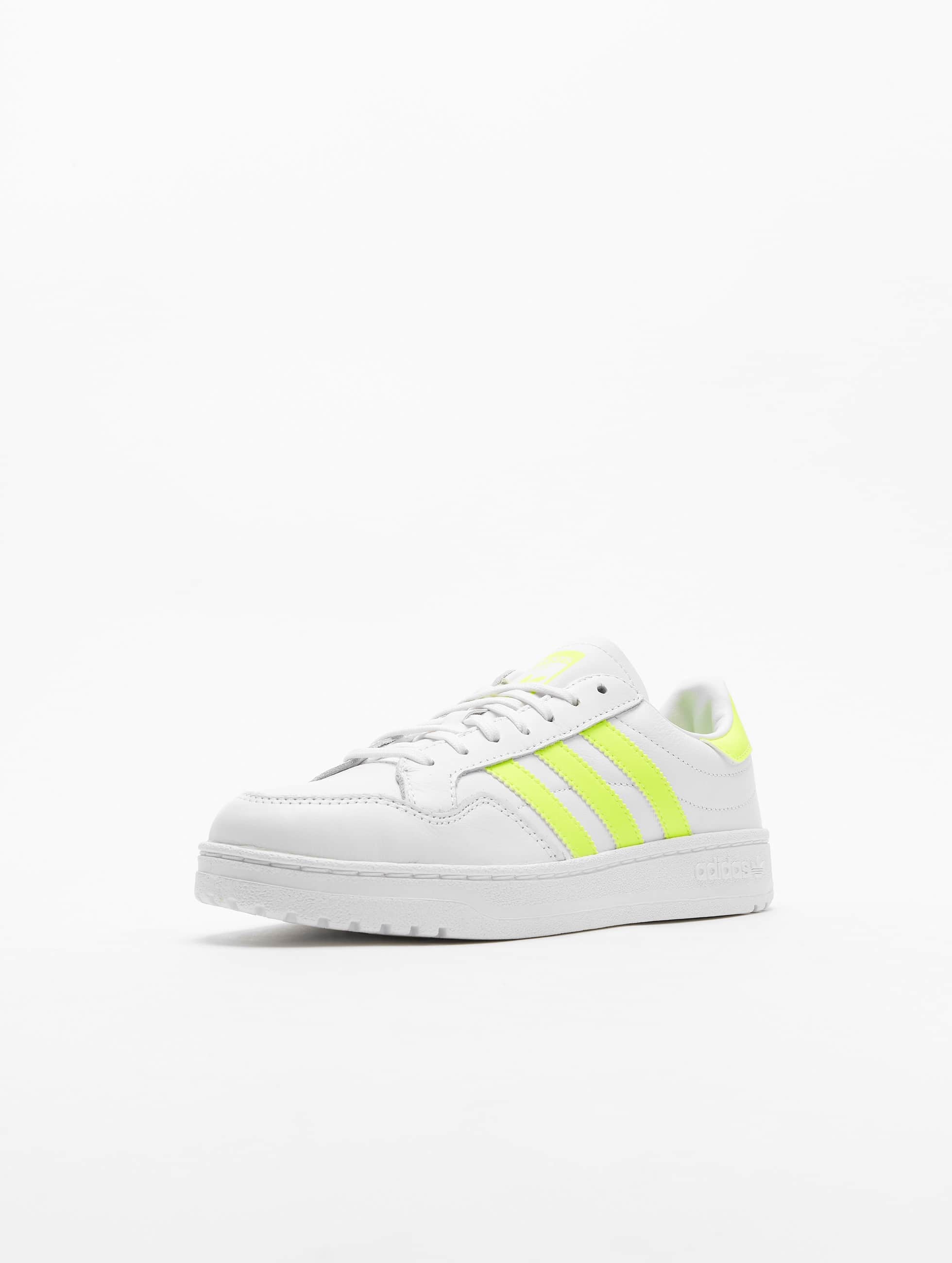 Trainingsschuh »Damen adidas TEAM COURT Schuhe«, (1 tlg.)