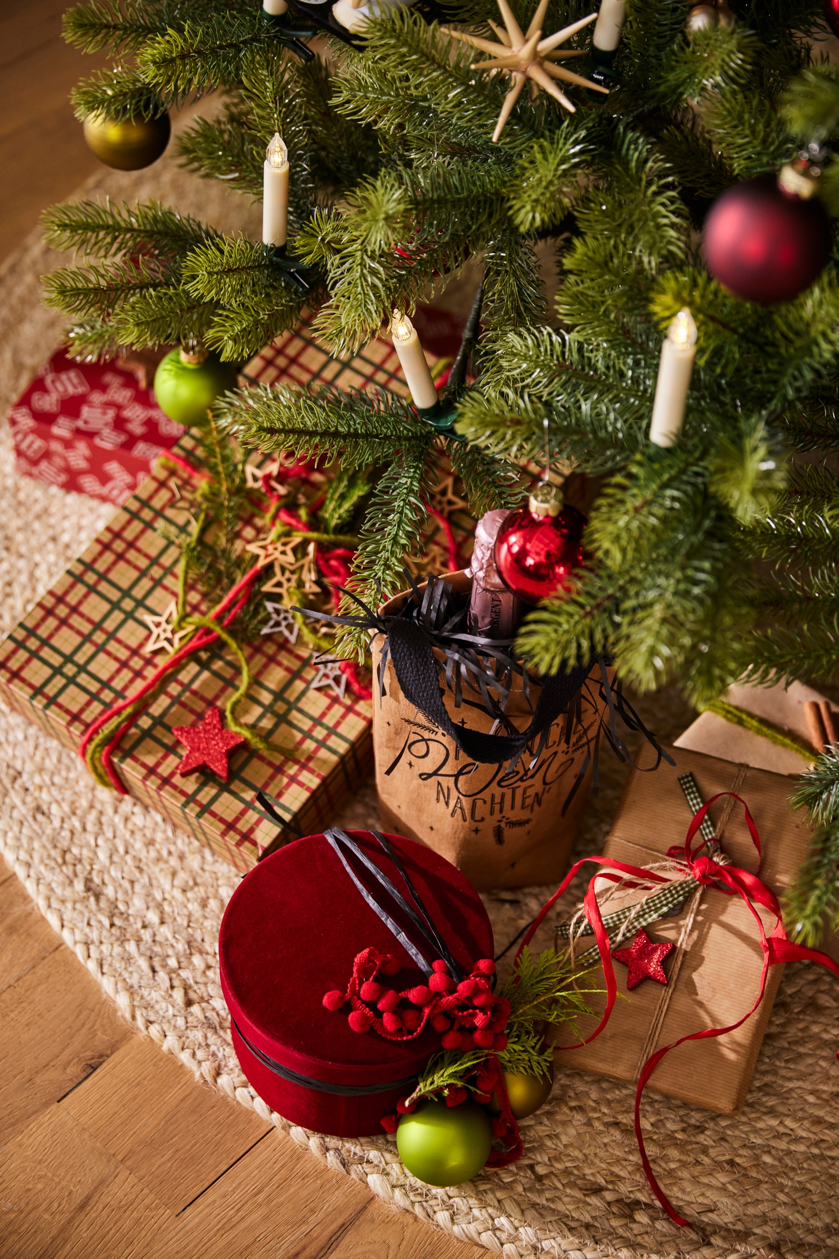 Thumbnail - MAGIC by Inge Weihnachtsbaumkugel aus Glas, 28 Kugeln 6 cm, mit 100 Aufhängern