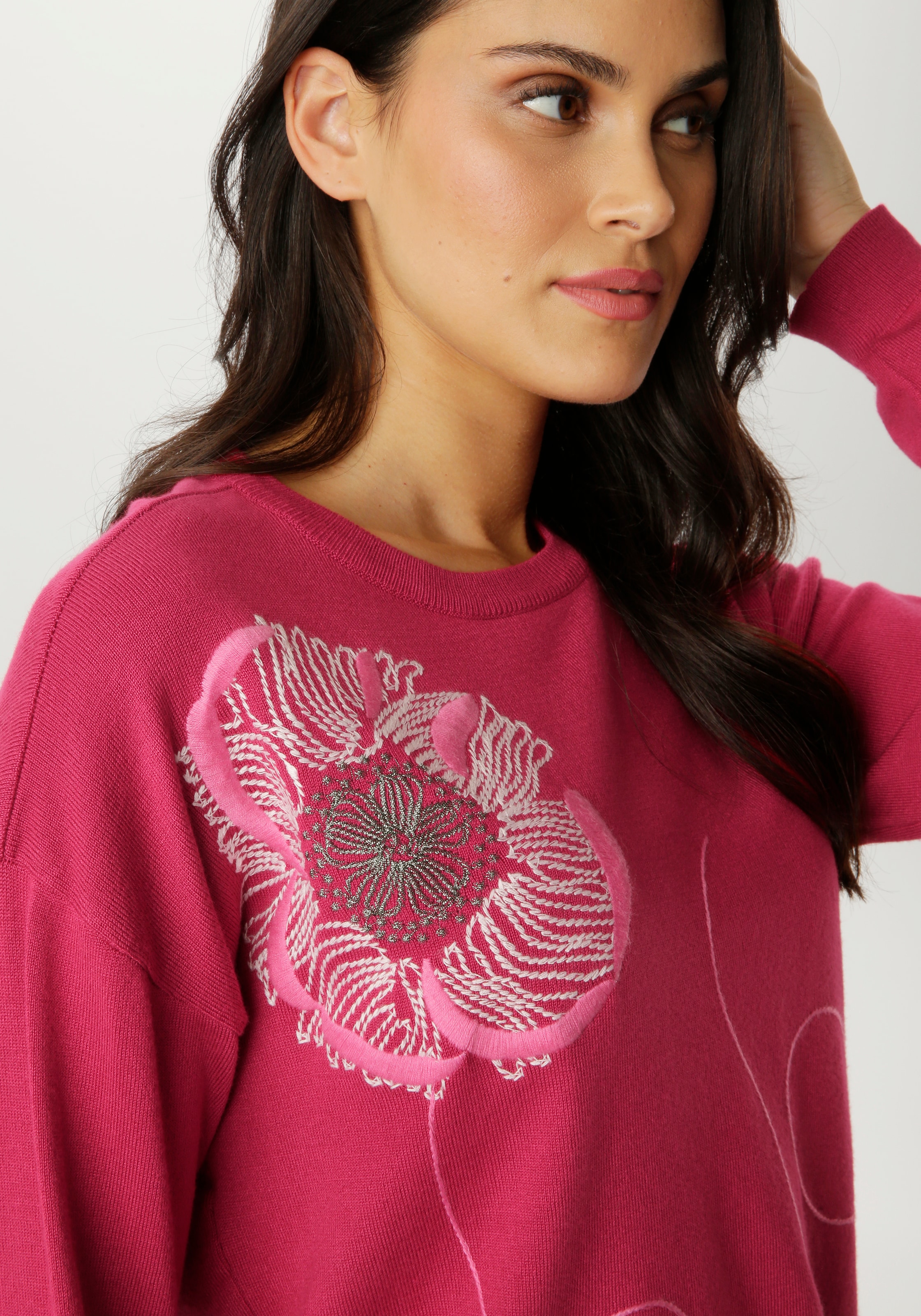 Aniston SELECTED Strickpullover vorne mit aufwendiger Stickerei verziert - NEUE KOLLEKTION