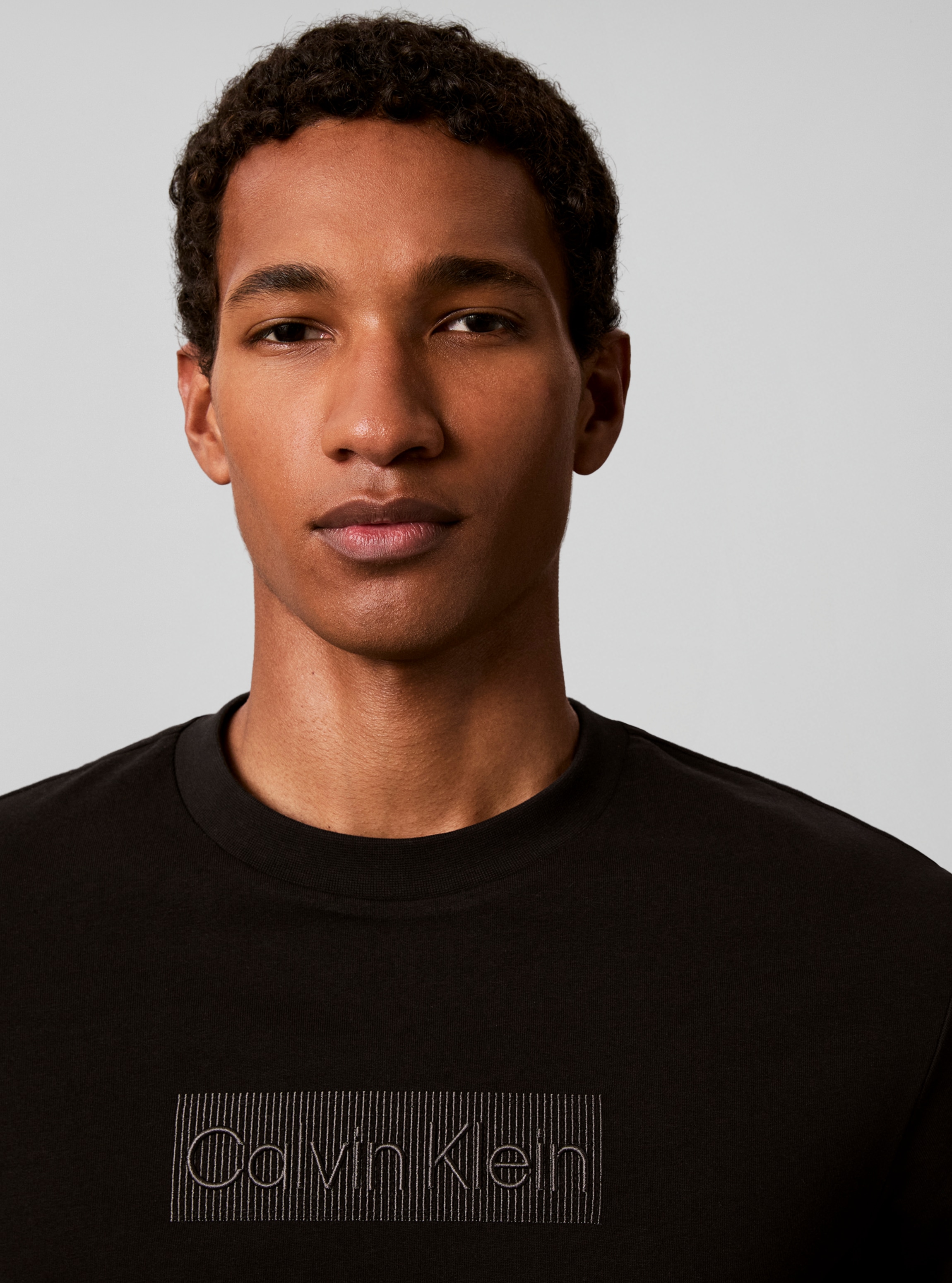 Calvin Klein T-Shirt »CALVIN GRAPHIC« Regular fit mit Rundhalsausschnitt