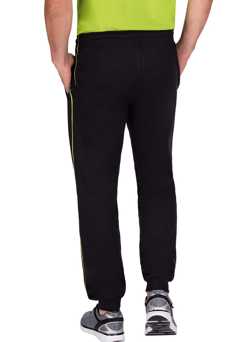 Trigema Jerseyhose »TRIGEMA Schwarze Jogginghose mit Retro-Druckmotiv«