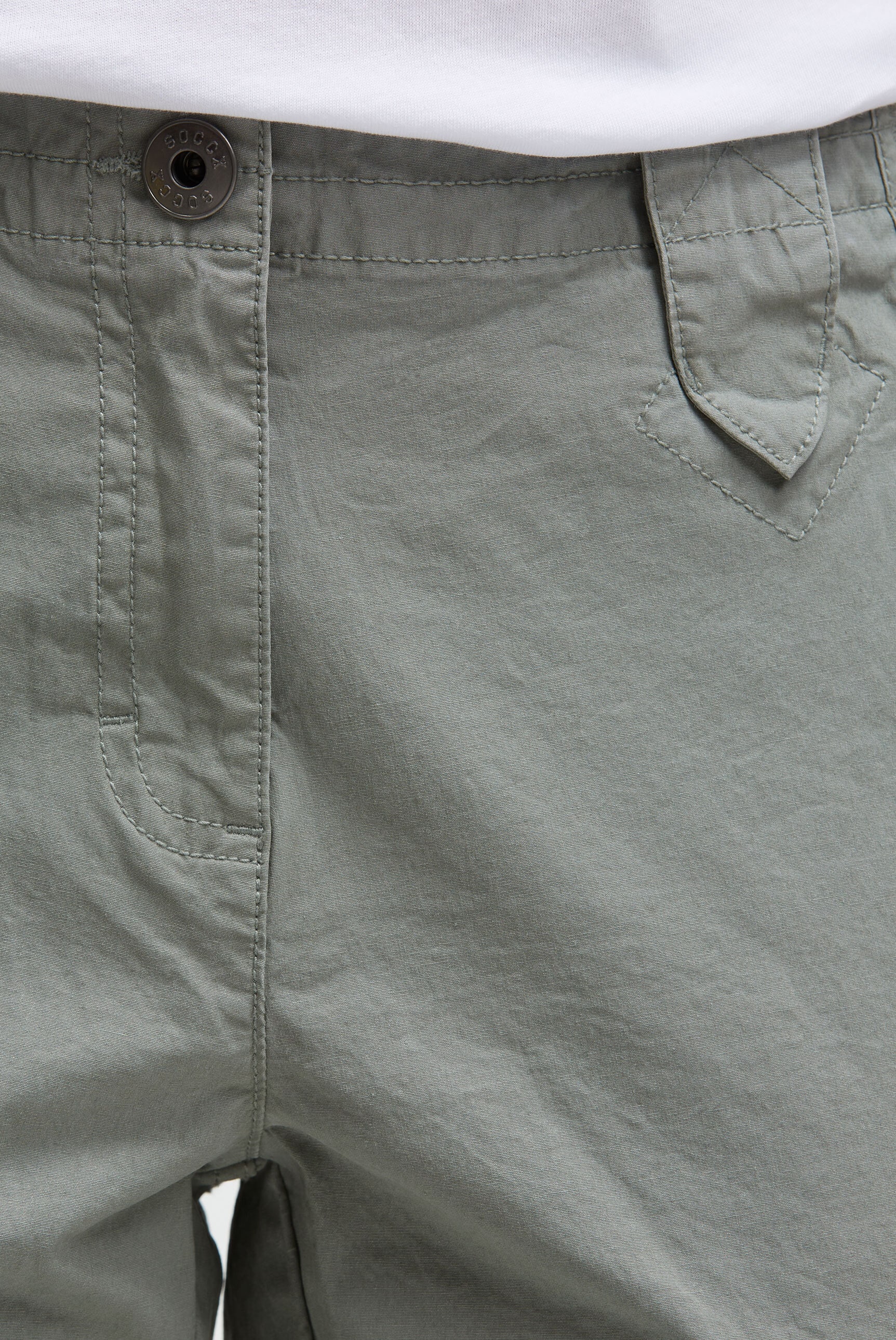 SOCCX Skaterbermudas  mit verstellbarem Knopfriegel am Hosensaum