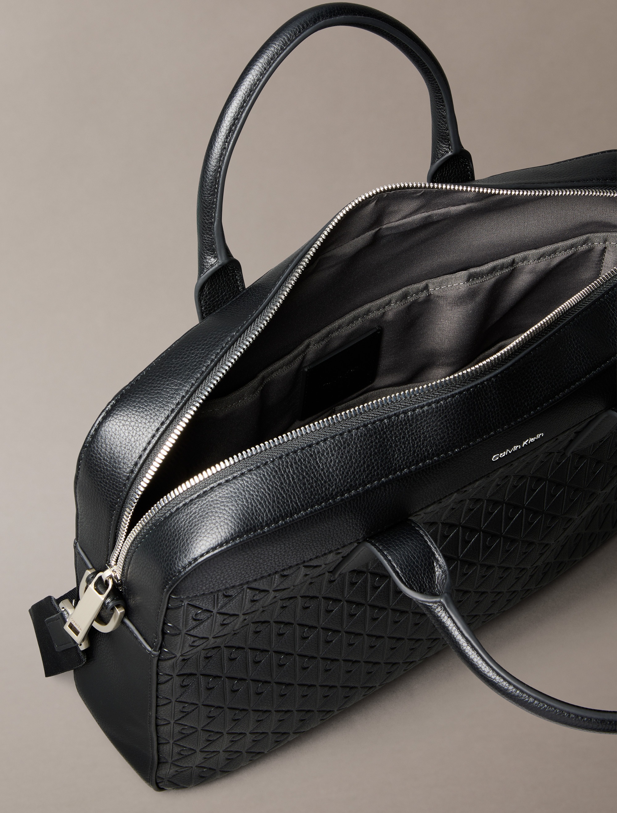 Calvin Klein Aktentasche »EMBLEM EMBOSS COMMUTER«, Umhängetasche, Schultertasche, Businesstasche