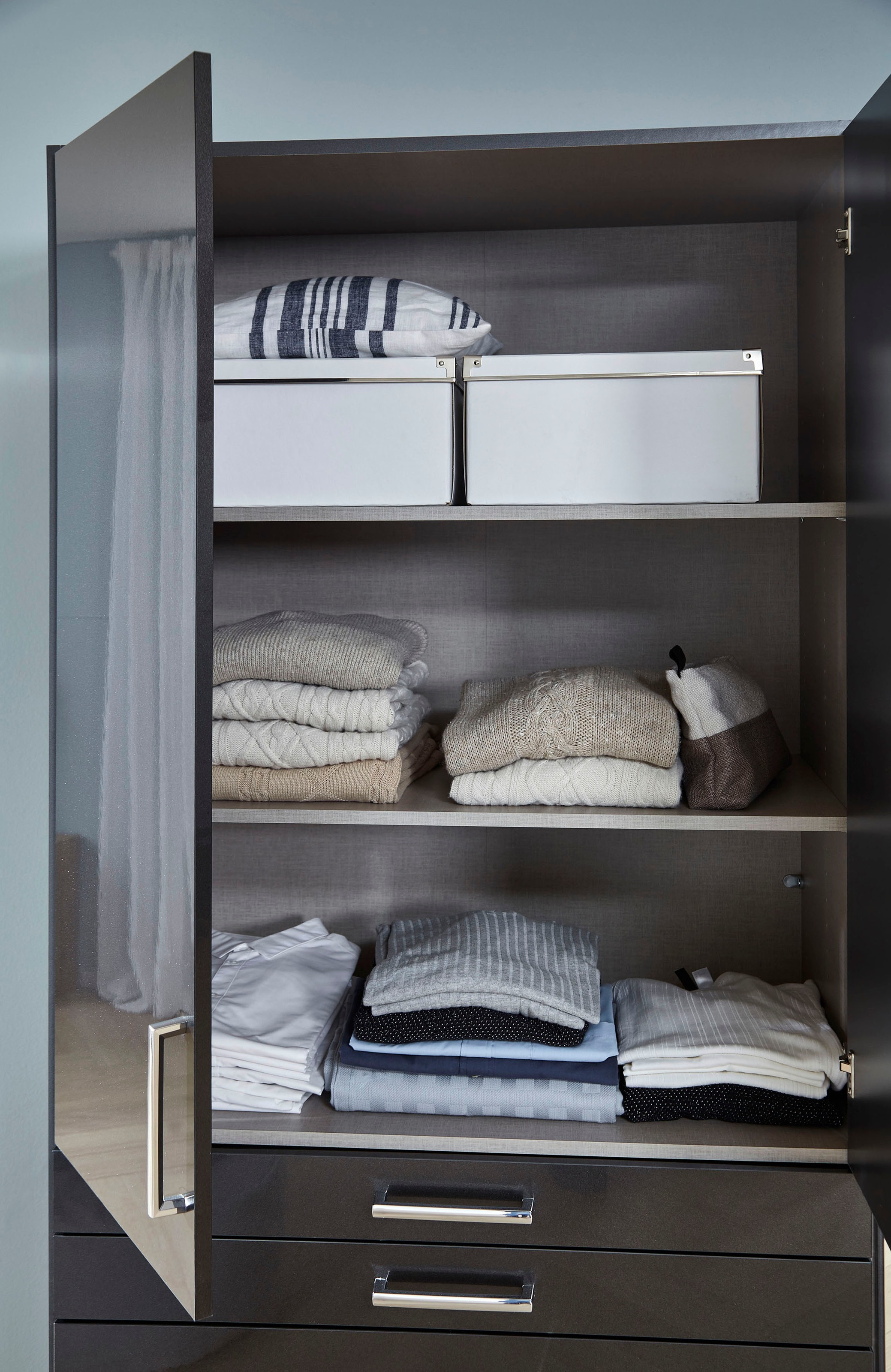 rauch Drehtürenschrank »Kleiderschrank Schrank Garderobe Garderobenschrank Topseller HOMBURG« mit viel Stauraum, oberer Schubkasten mit Einteilung MADE IN GERMANY