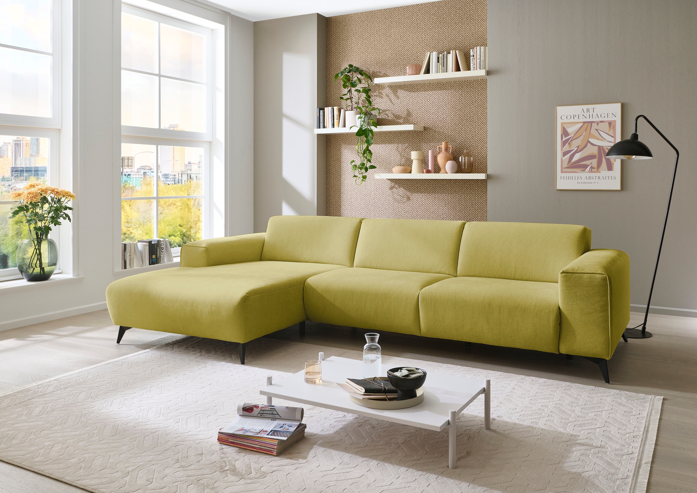 Die PlanBar Ecksofa »MP-IN24031« SoftSitz-Kaltschaumpolsterung, wahlweise mit motorischer Vorziehbank